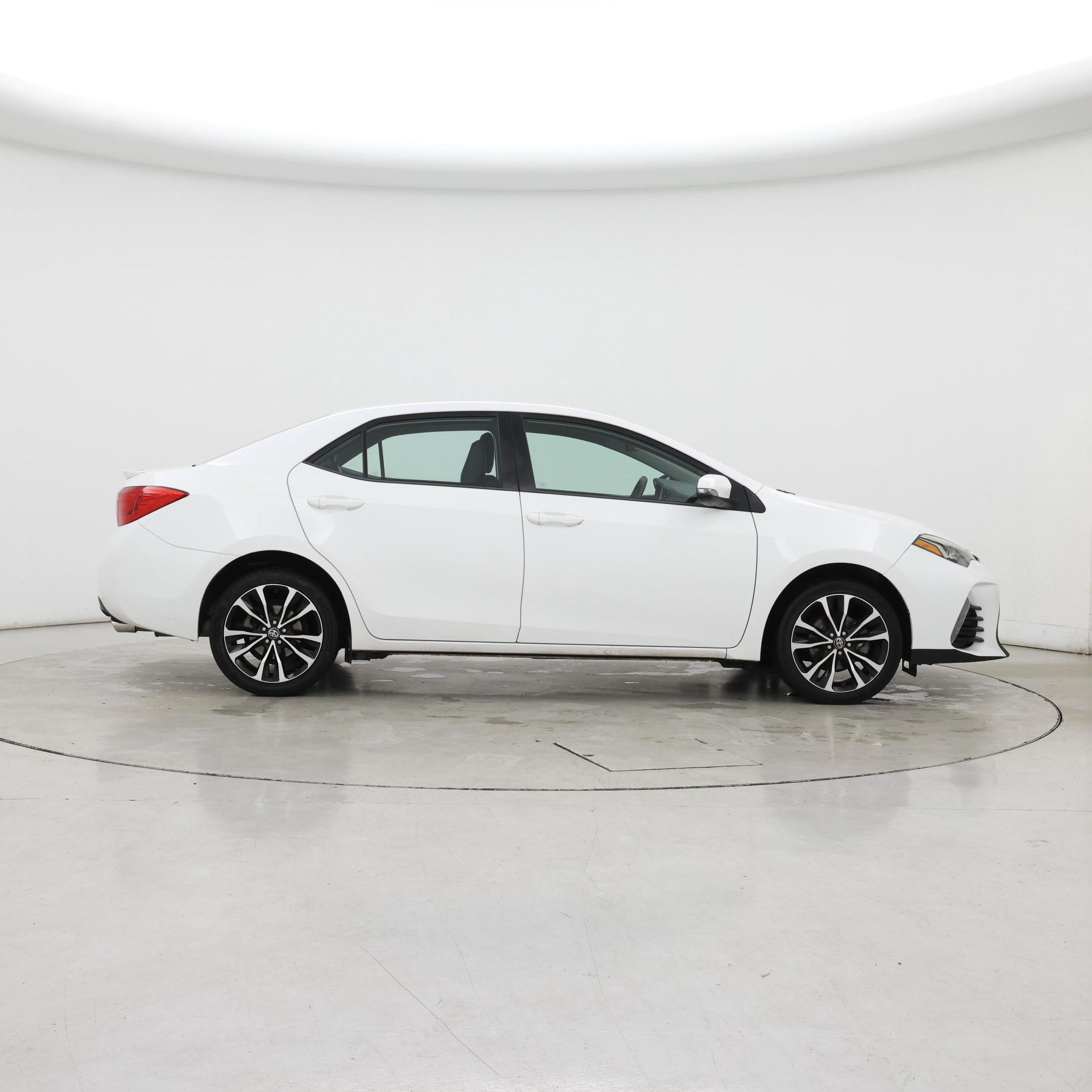 Thumbnail: 2018 Toyota Corolla - 7