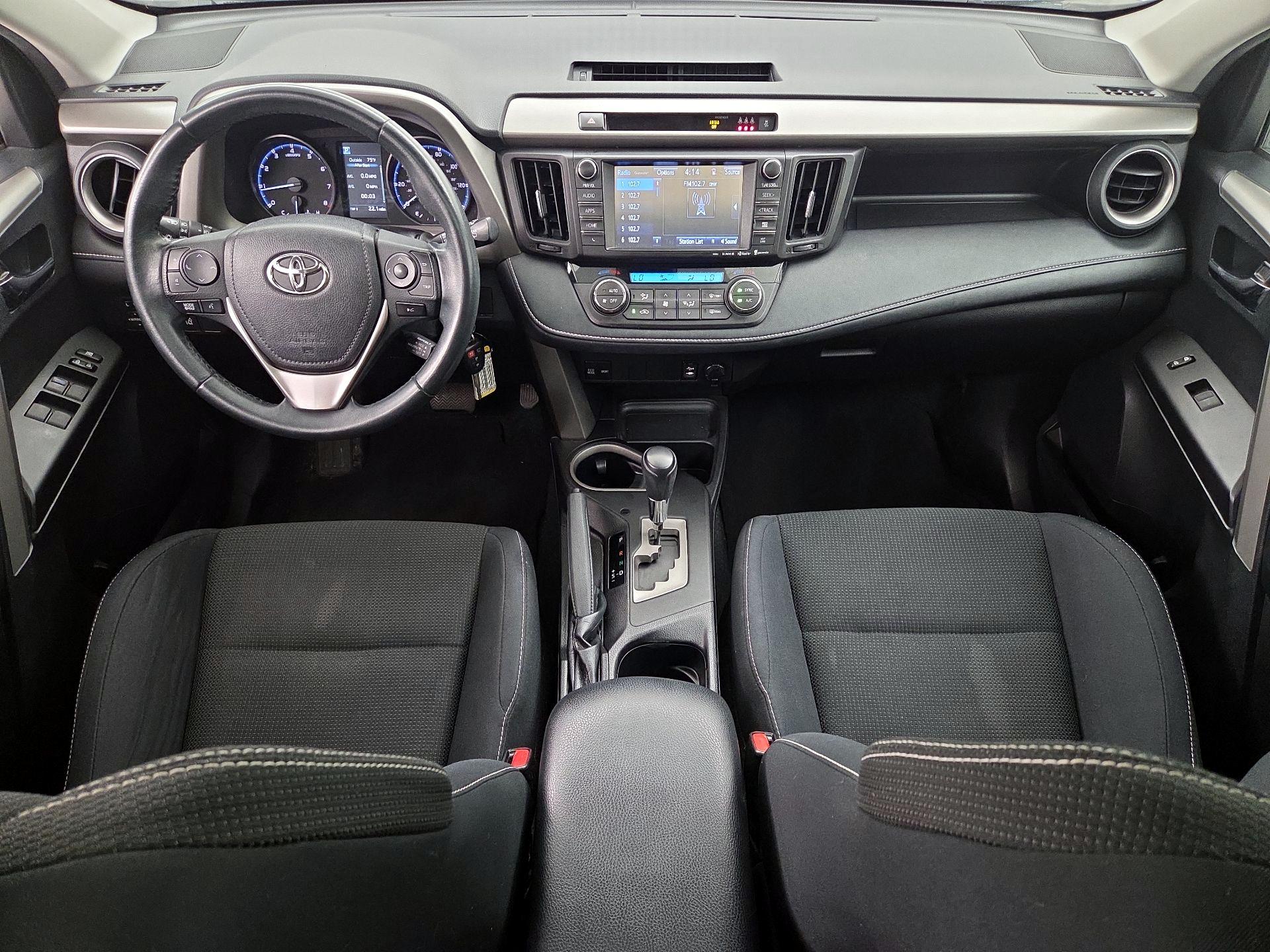 Thumbnail: 2017 Toyota RAV4 - 9