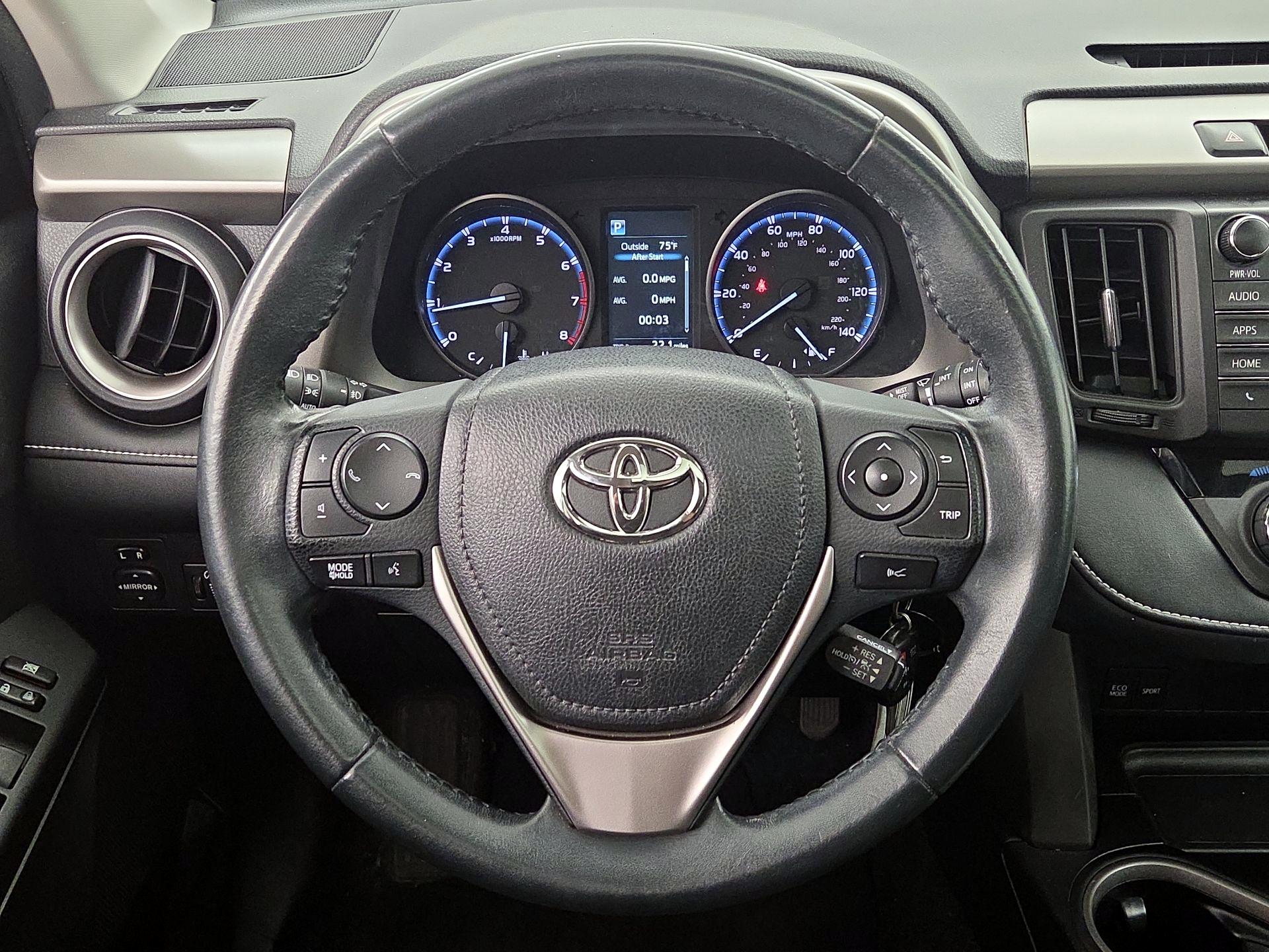 Thumbnail: 2017 Toyota RAV4 - 10