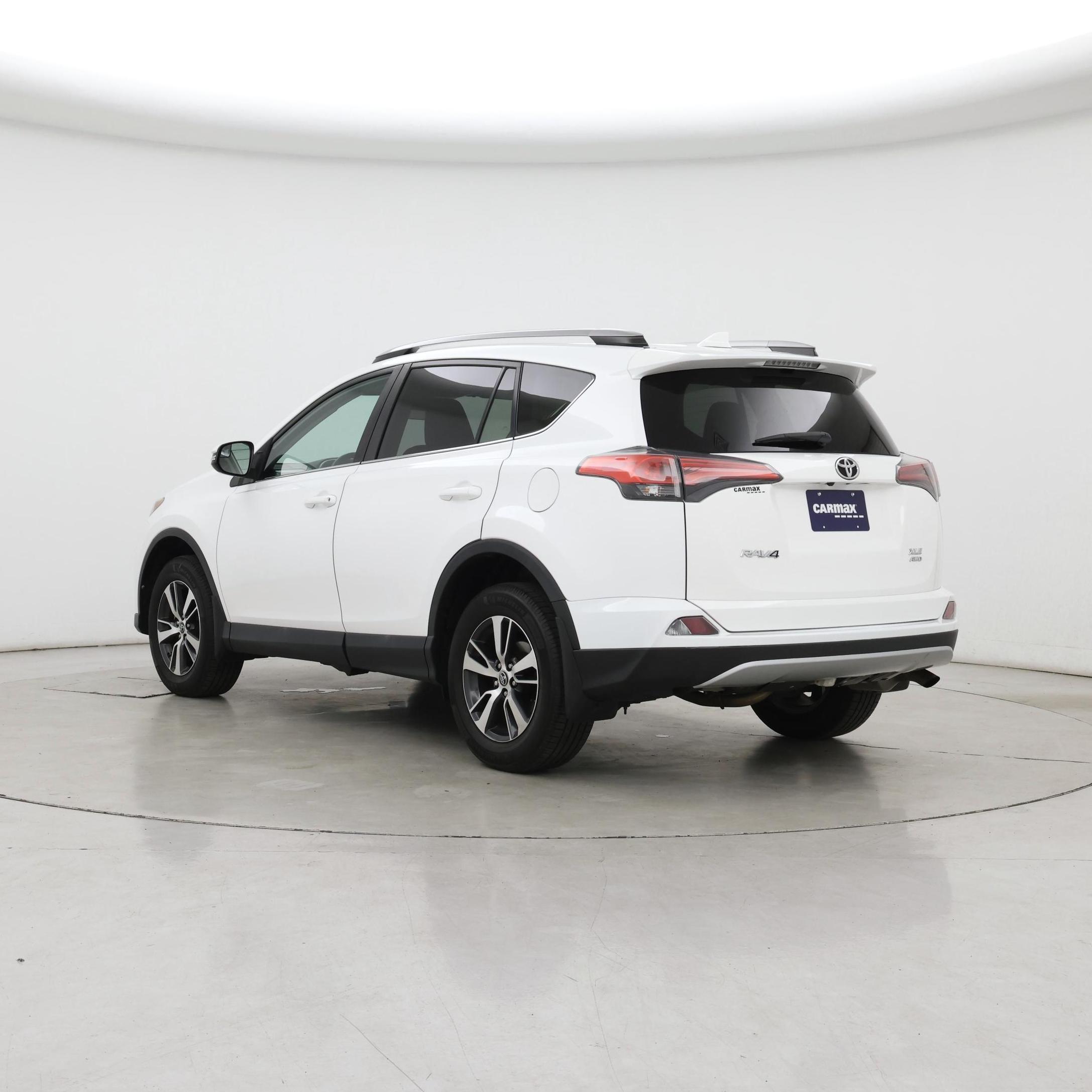 Thumbnail: 2017 Toyota RAV4 - 2