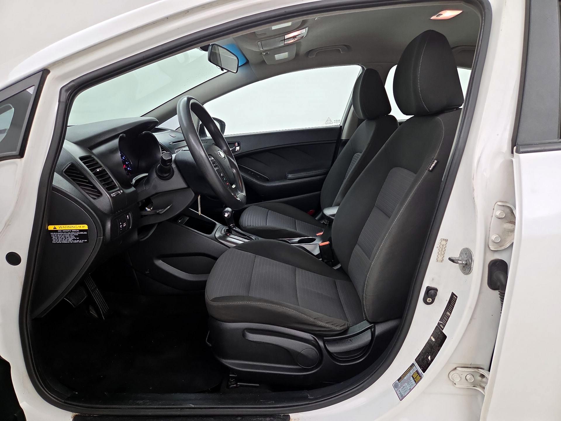 Thumbnail: 2016 Kia Forte - 11