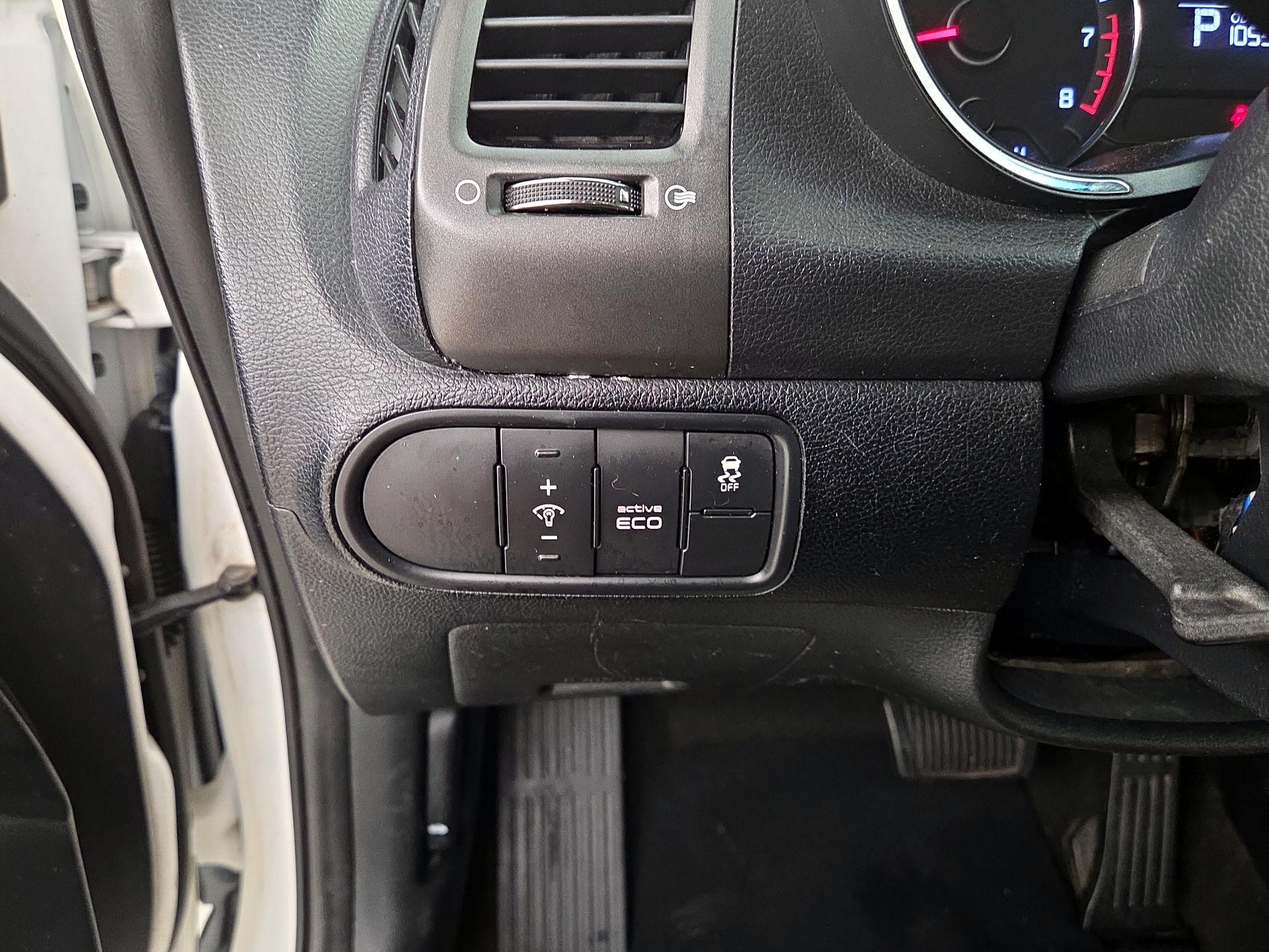 Thumbnail: 2016 Kia Forte - 13
