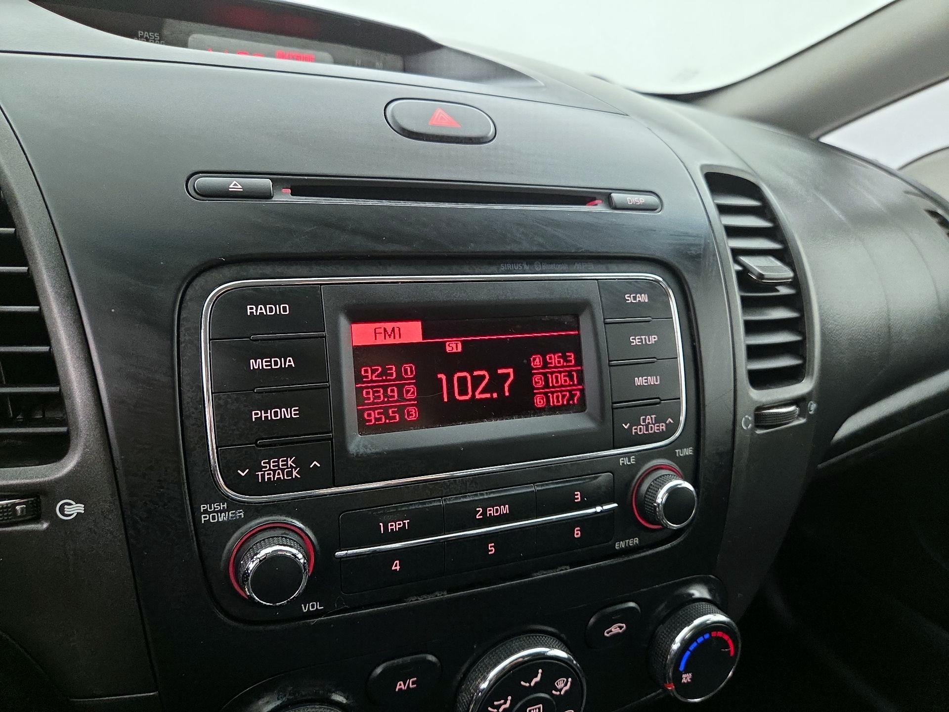 Thumbnail: 2016 Kia Forte - 14