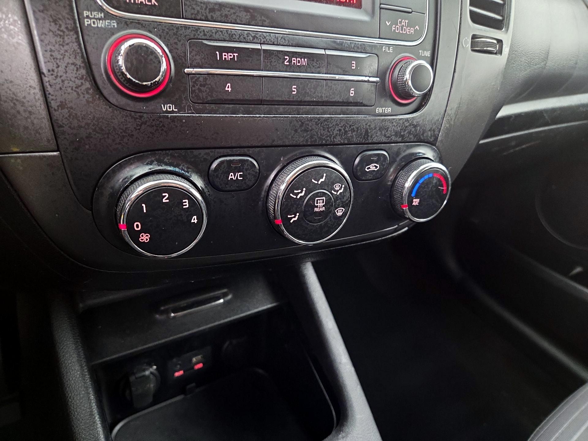 Thumbnail: 2016 Kia Forte - 15