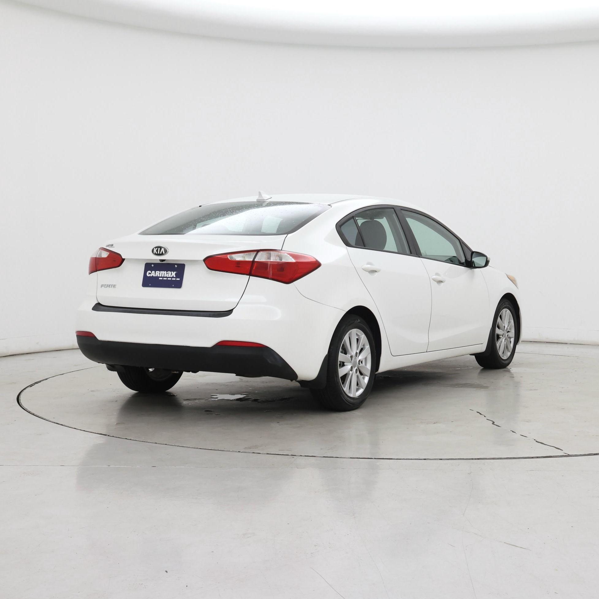 Thumbnail: 2016 Kia Forte - 8