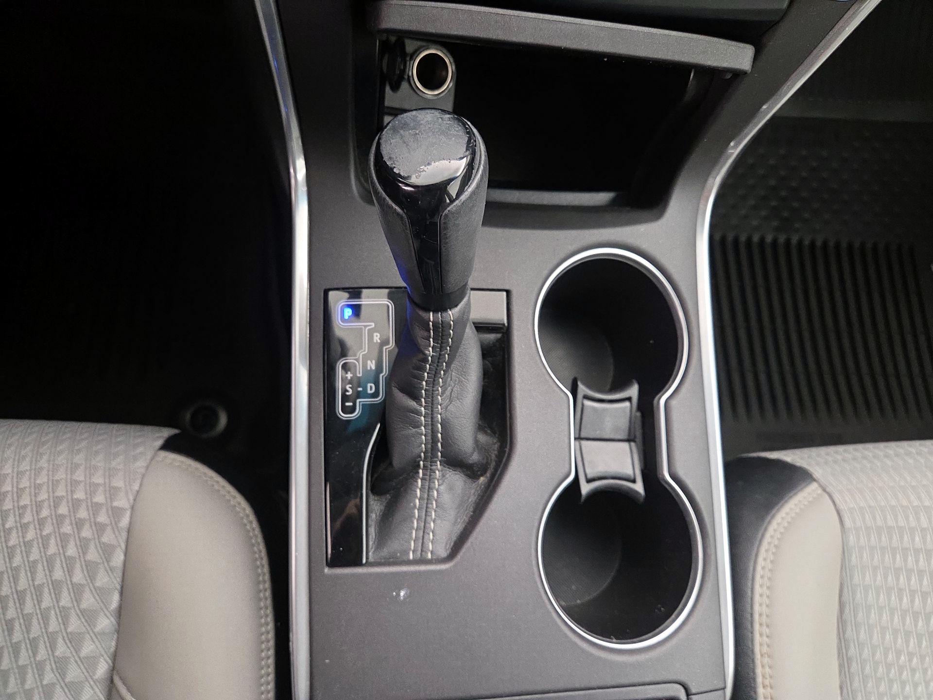 Thumbnail: 2015 Toyota Camry - 17