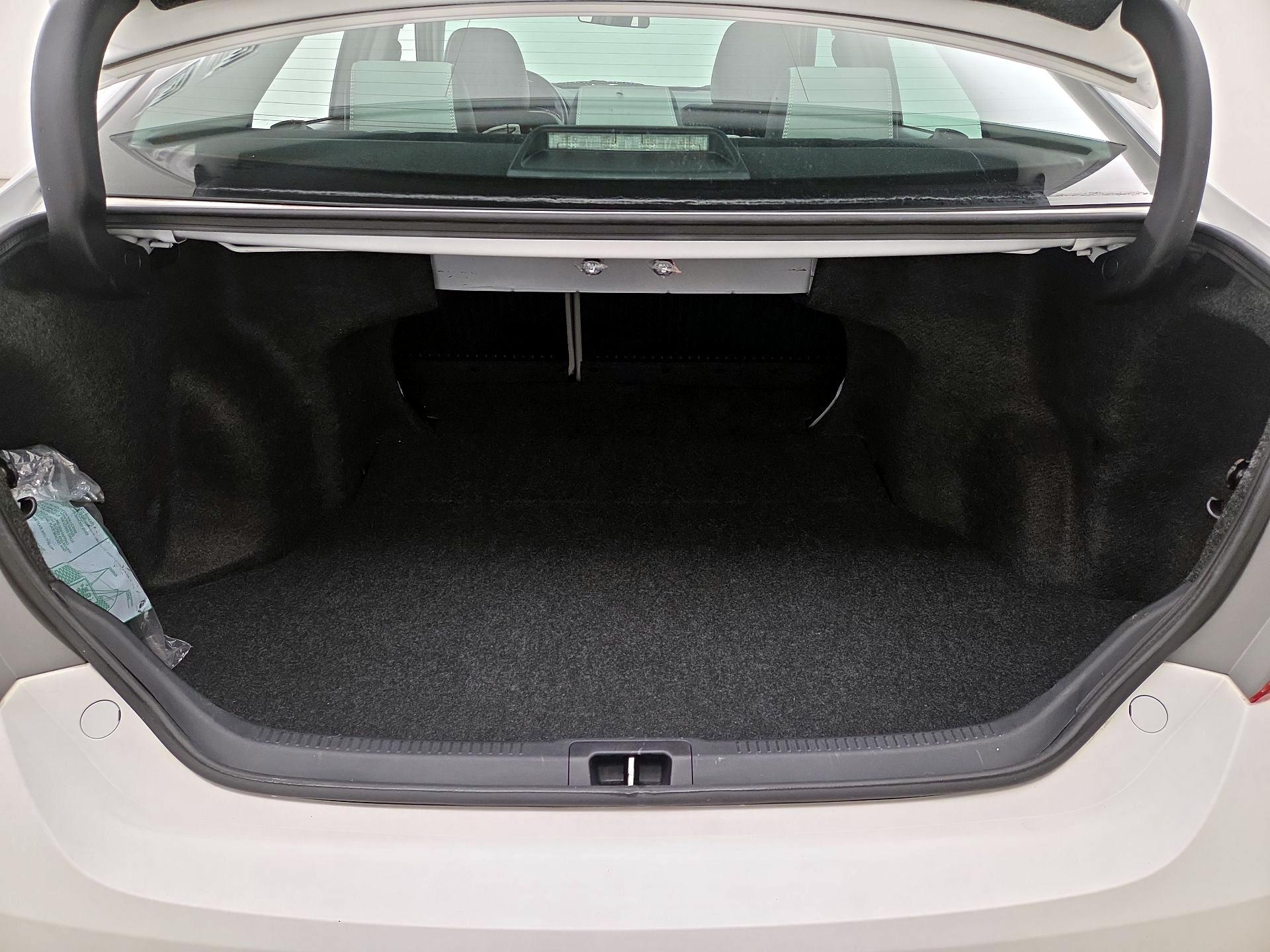 Thumbnail: 2015 Toyota Camry - 20