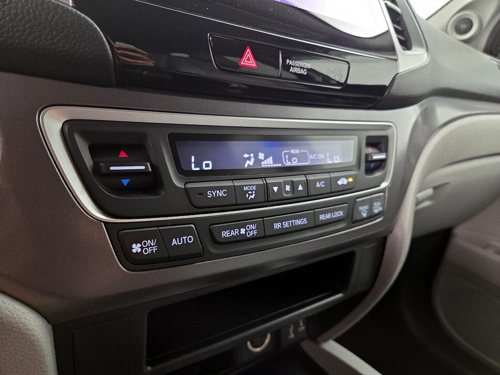 2018 Honda Pilot EX - Photo 17