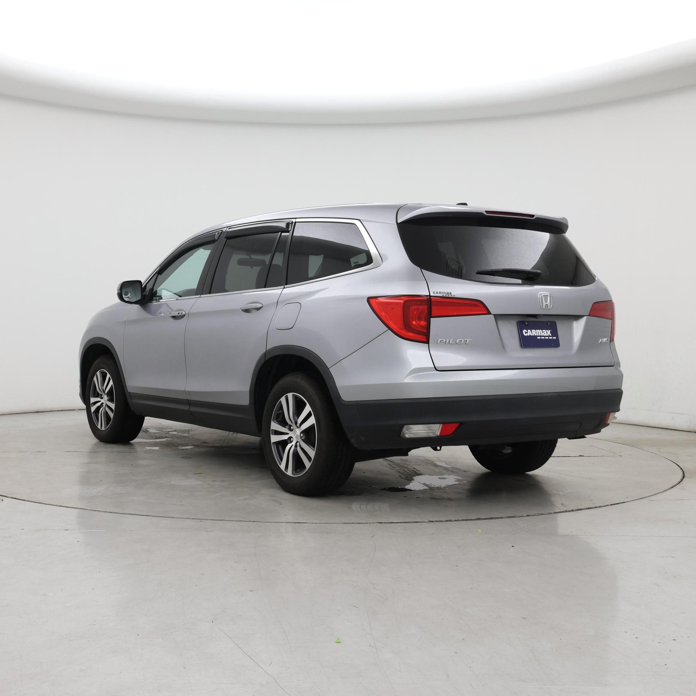 Thumbnail: 2018 Honda Pilot - 2