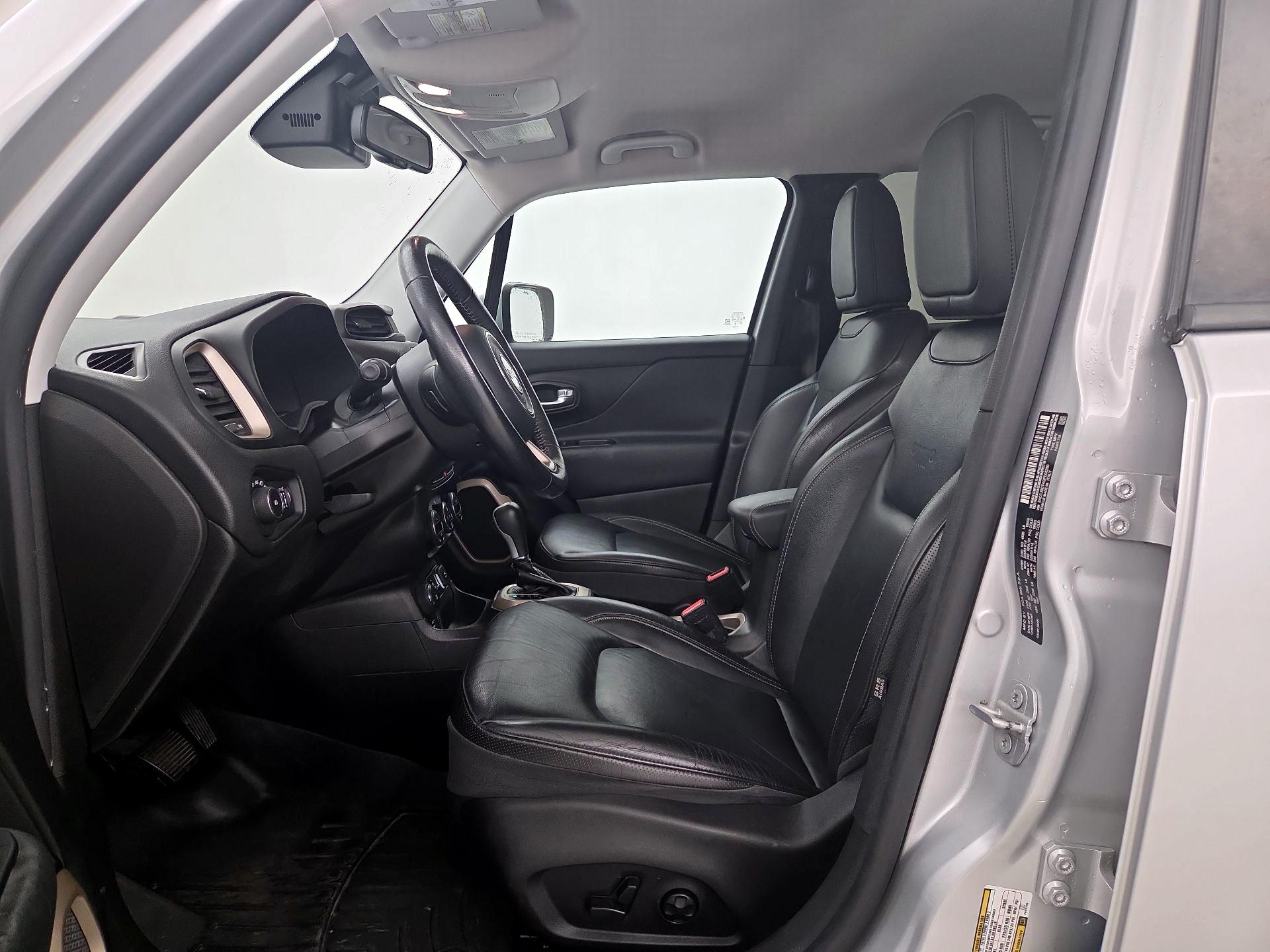 Thumbnail: 2016 Jeep Renegade - 11