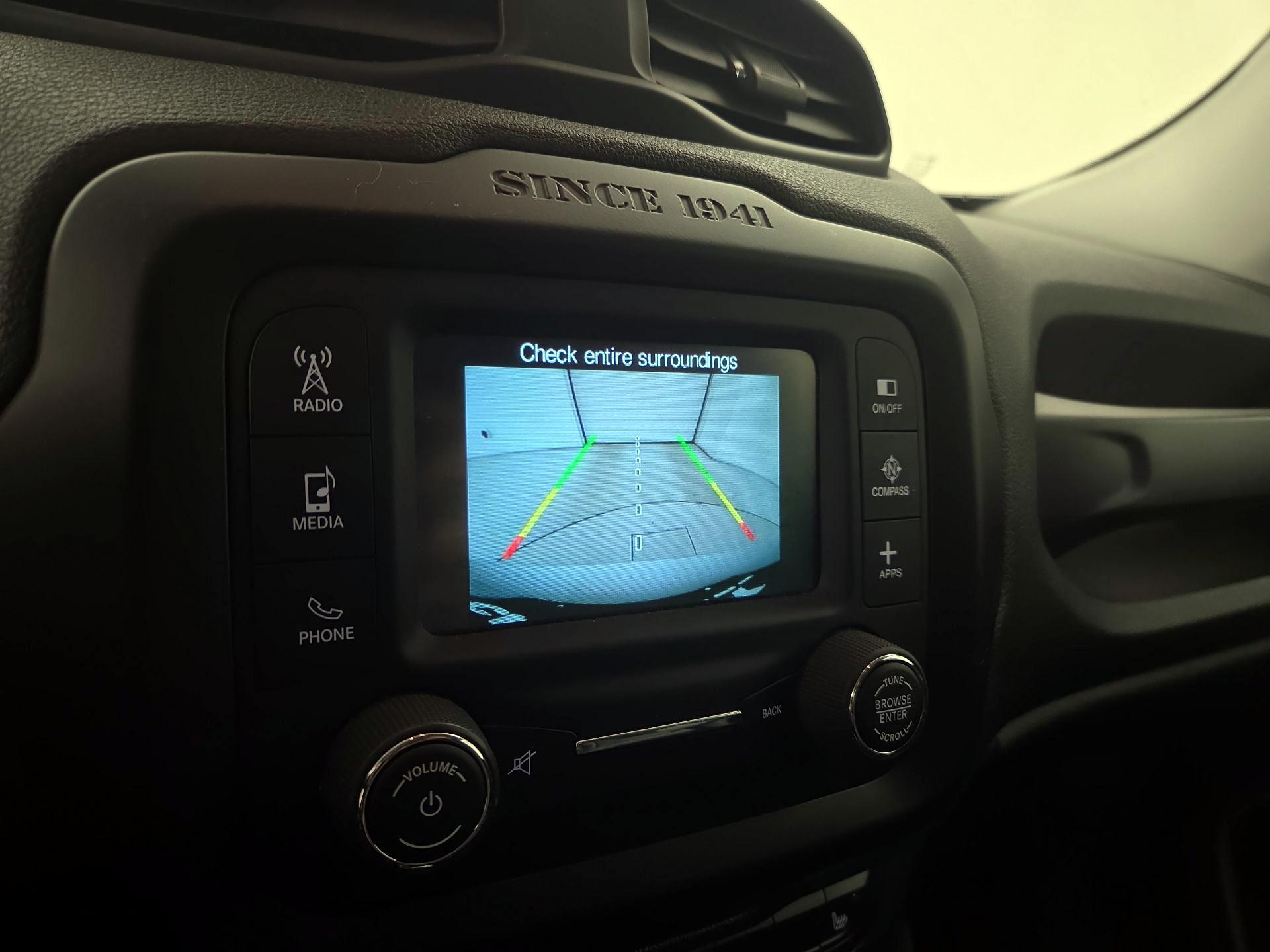 Thumbnail: 2016 Jeep Renegade - 14