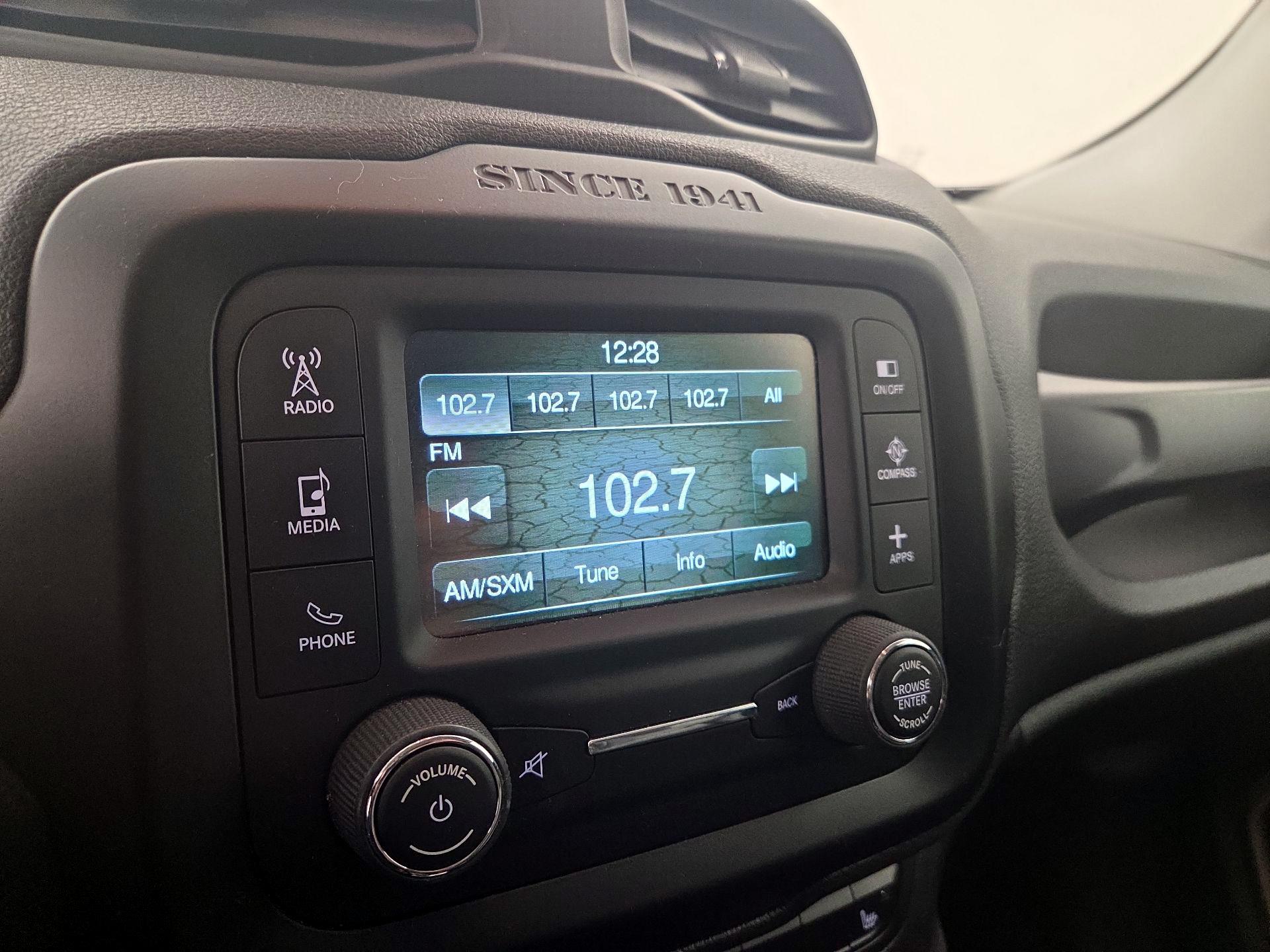 Thumbnail: 2016 Jeep Renegade - 15