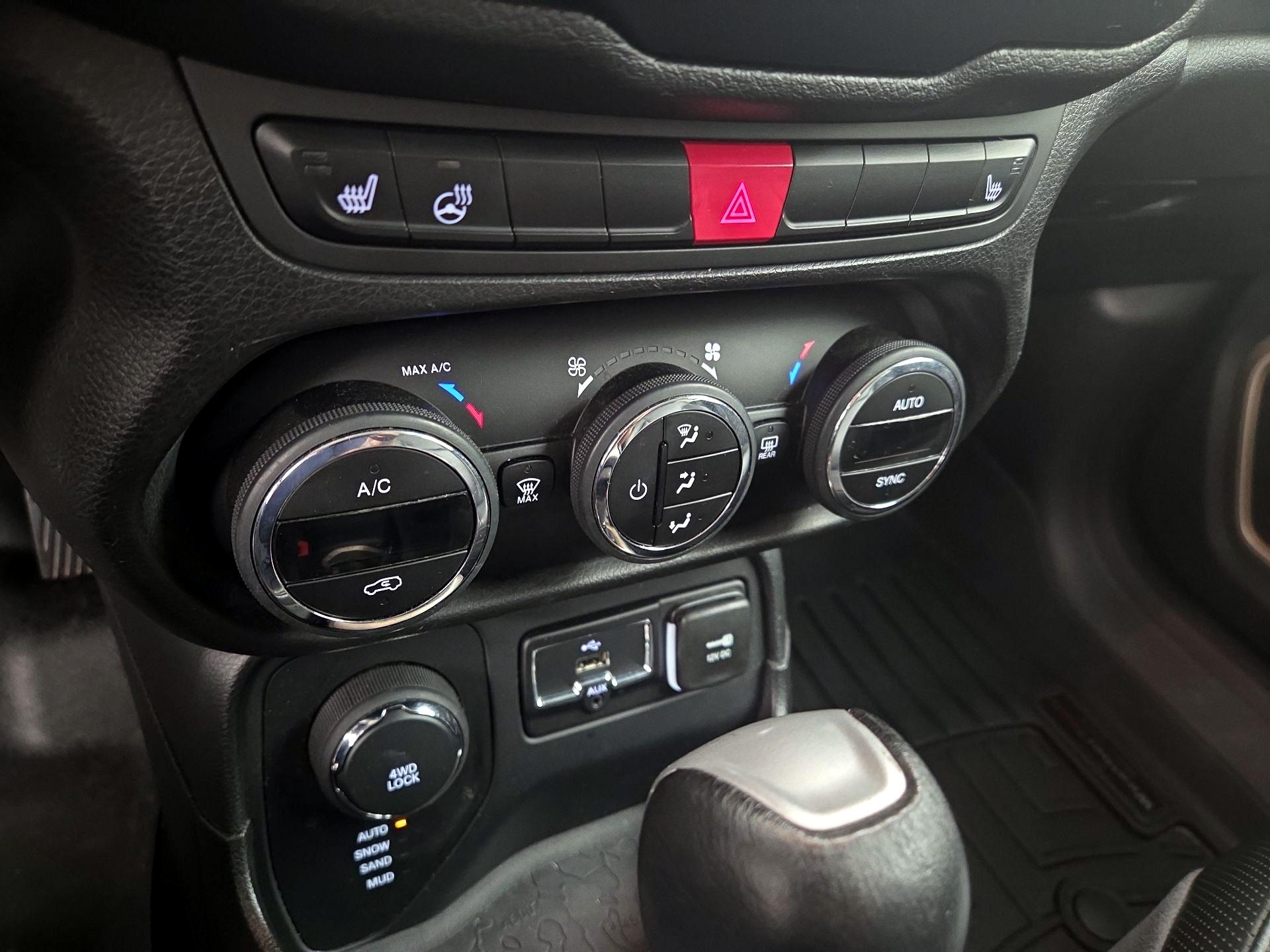 Thumbnail: 2016 Jeep Renegade - 16