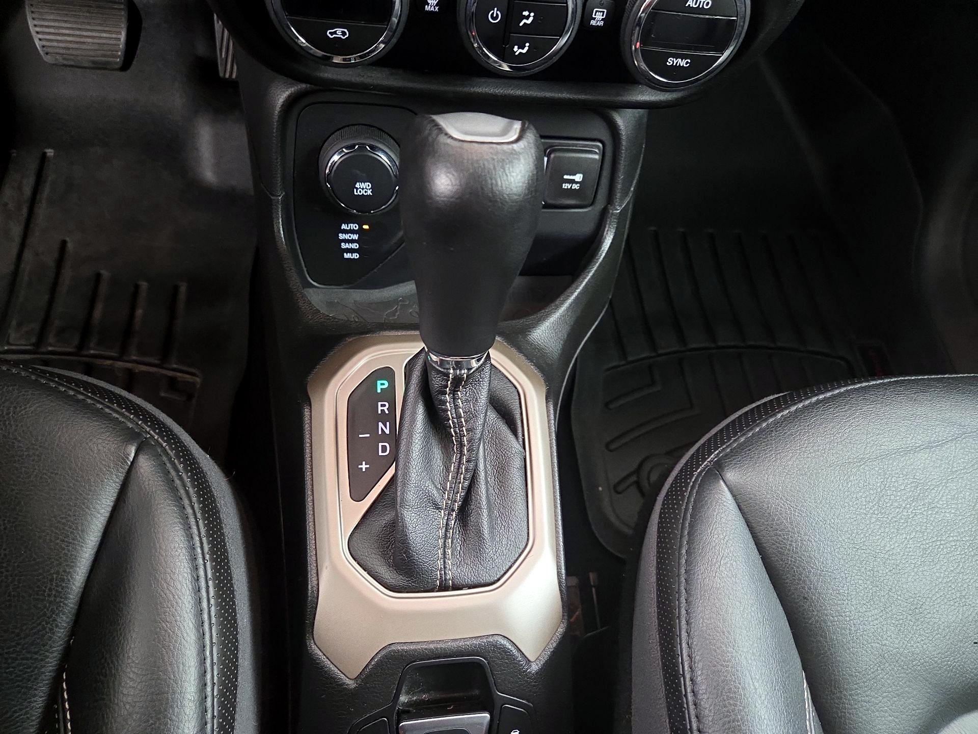 Thumbnail: 2016 Jeep Renegade - 17