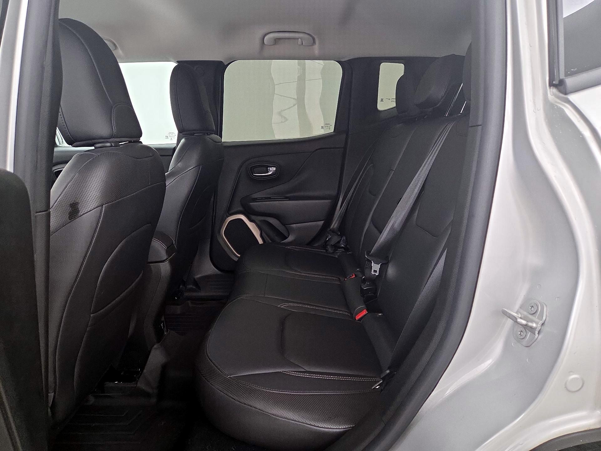 Thumbnail: 2016 Jeep Renegade - 19