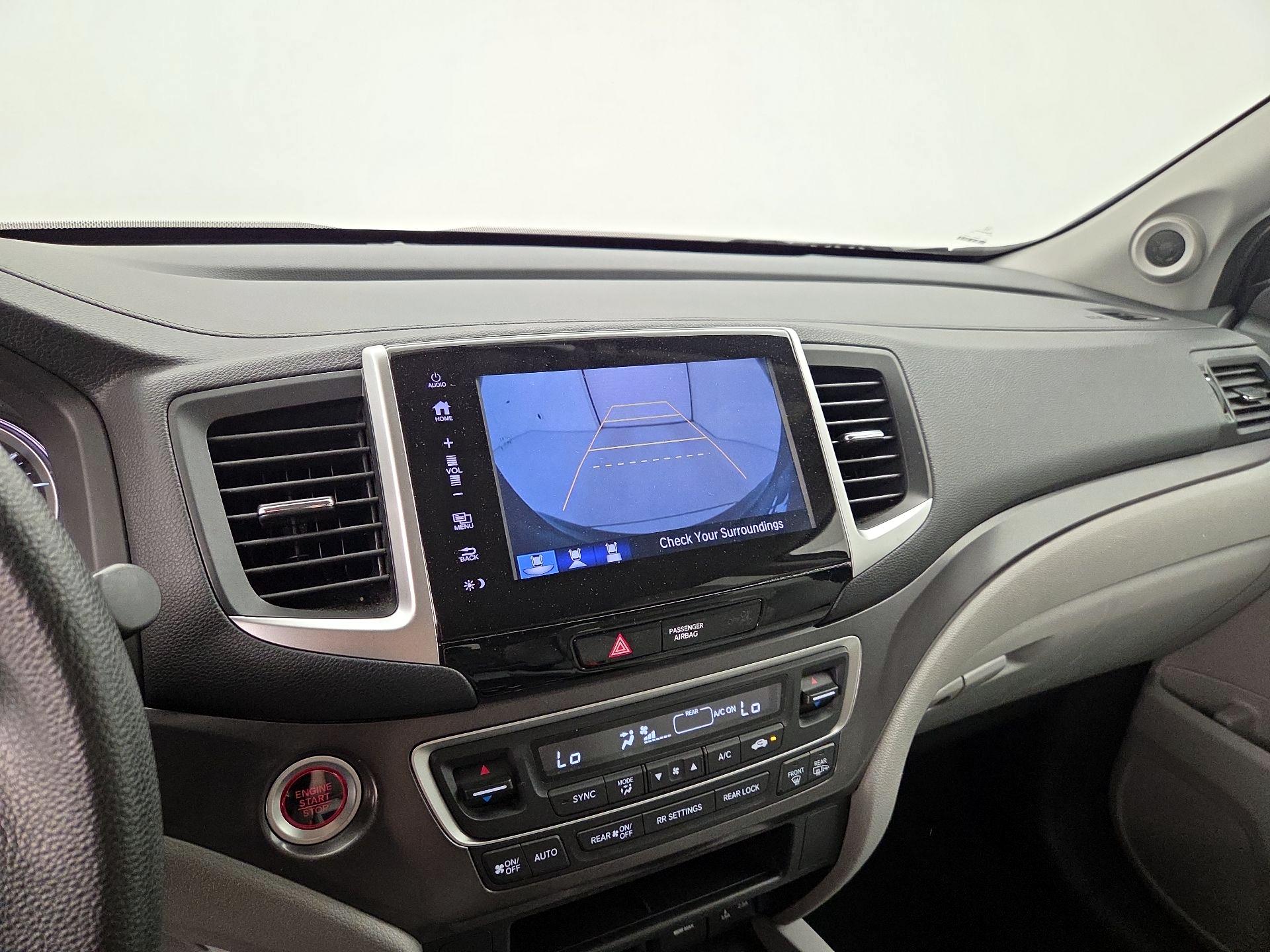 Thumbnail: 2017 Honda Pilot - 14