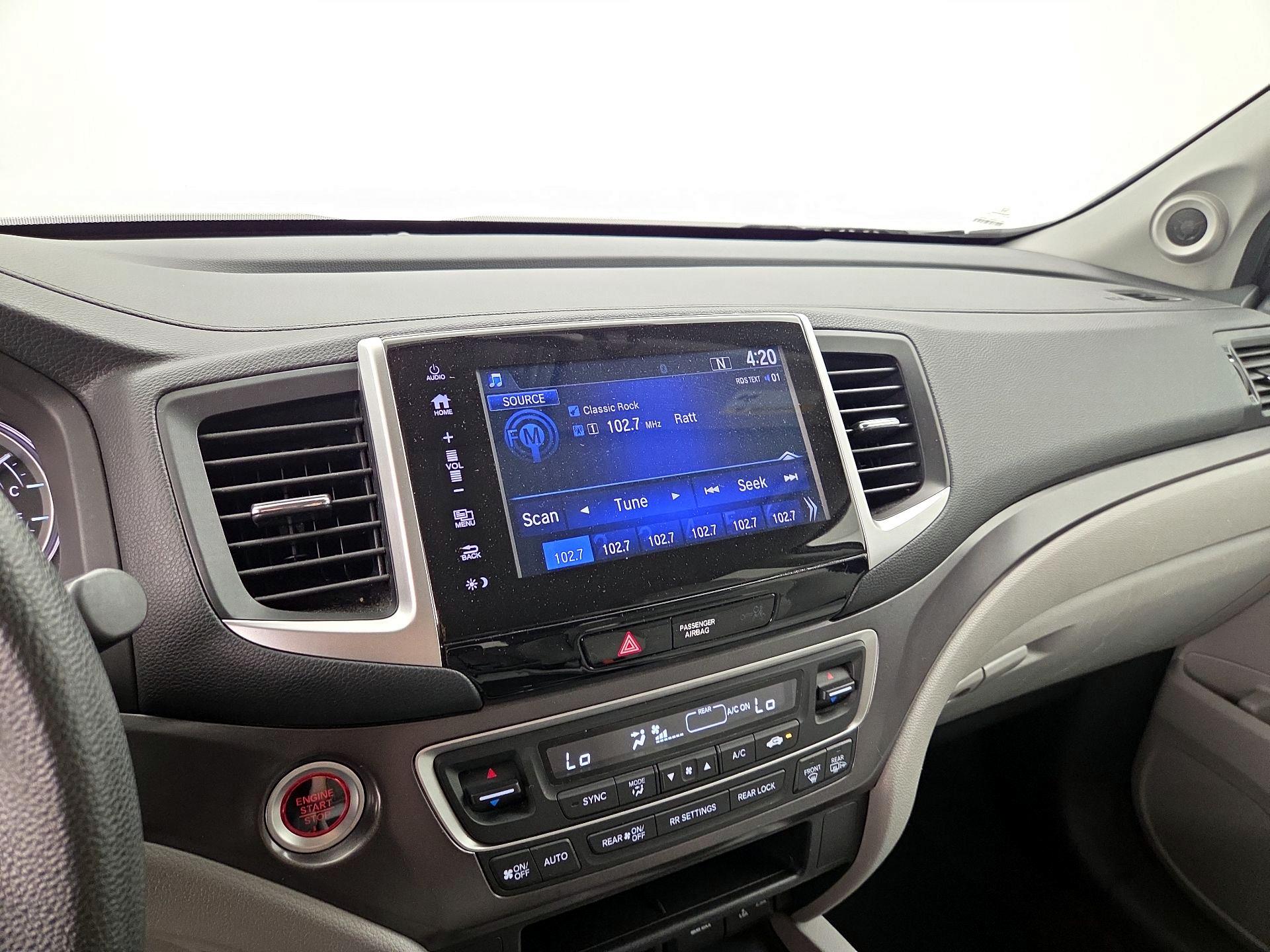 Thumbnail: 2017 Honda Pilot - 15