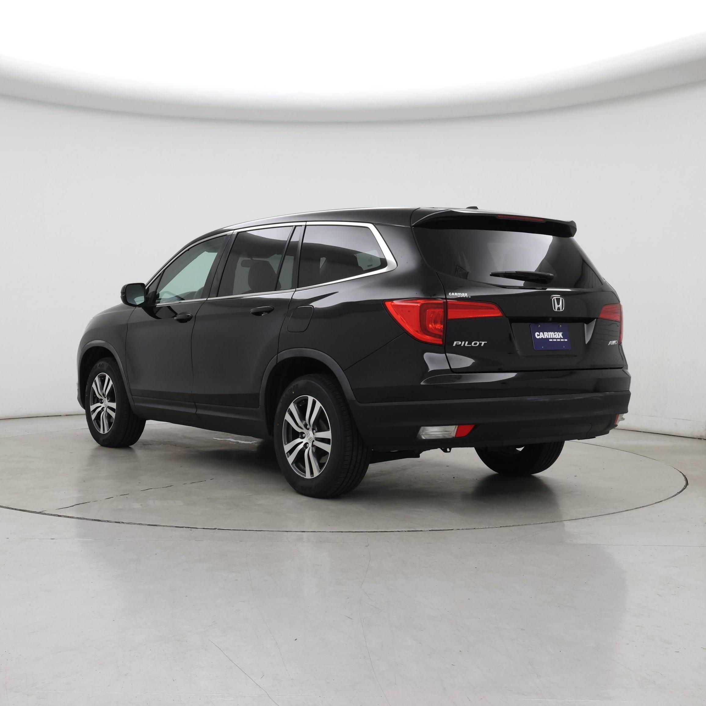 Thumbnail: 2017 Honda Pilot - 2