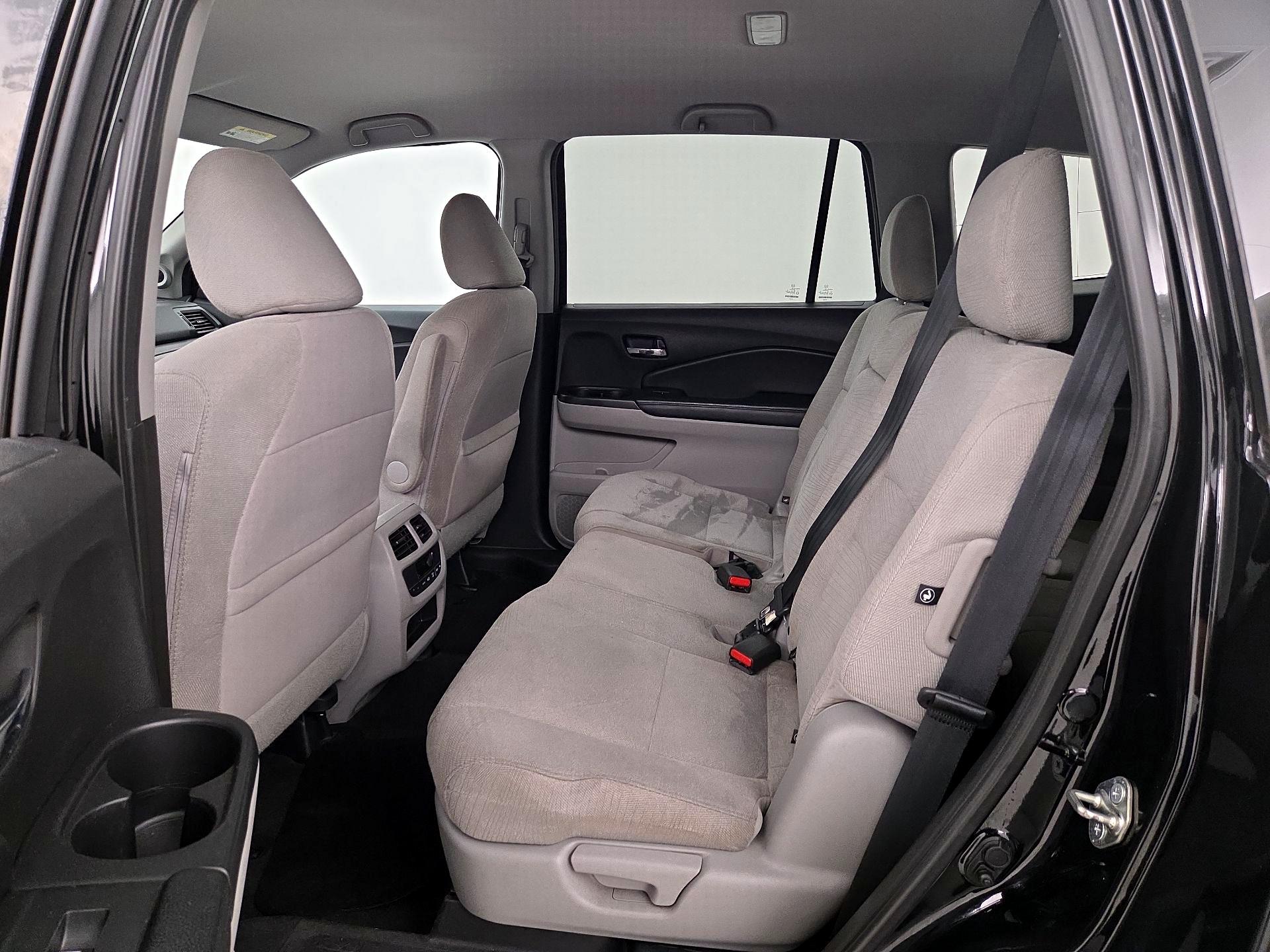 Thumbnail: 2017 Honda Pilot - 19
