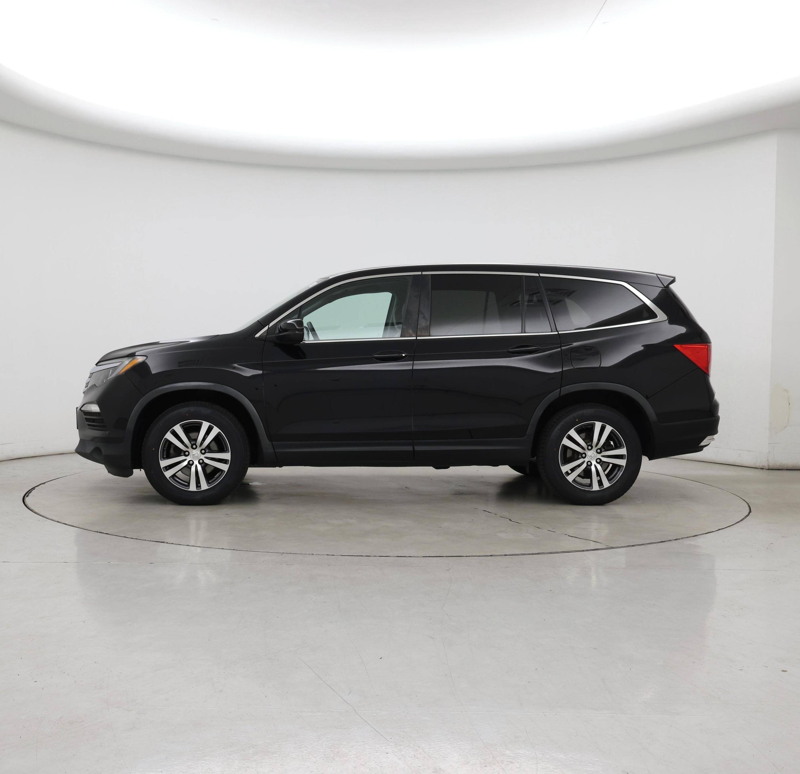 Thumbnail: 2017 Honda Pilot - 3