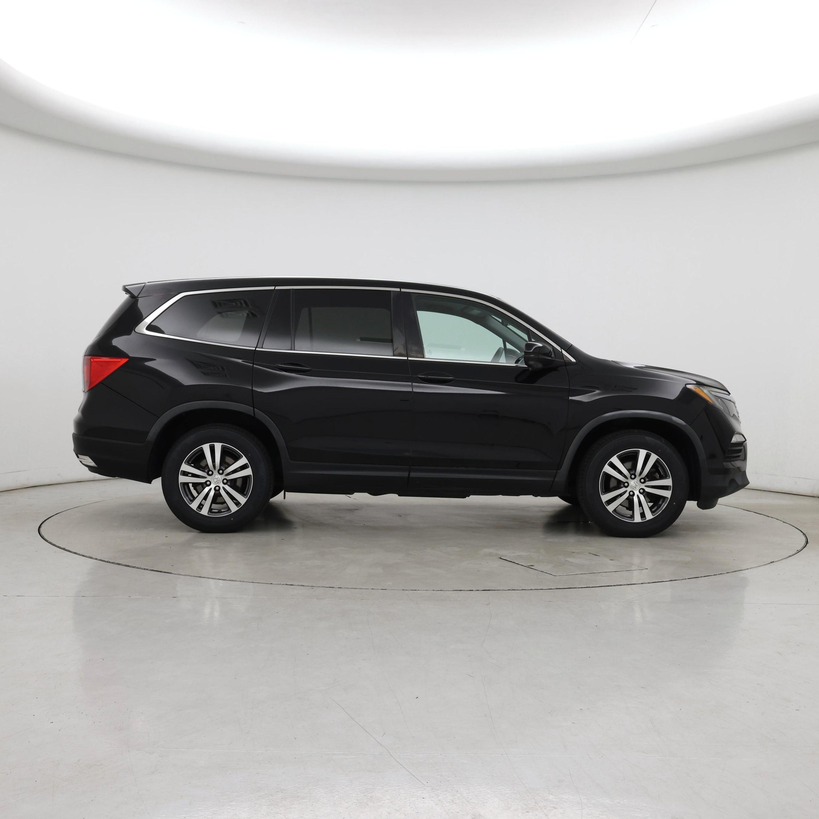 Thumbnail: 2017 Honda Pilot - 7