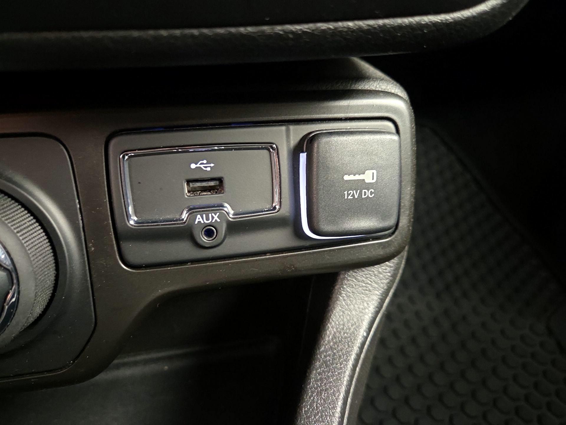 Thumbnail: 2022 Jeep Renegade - 19