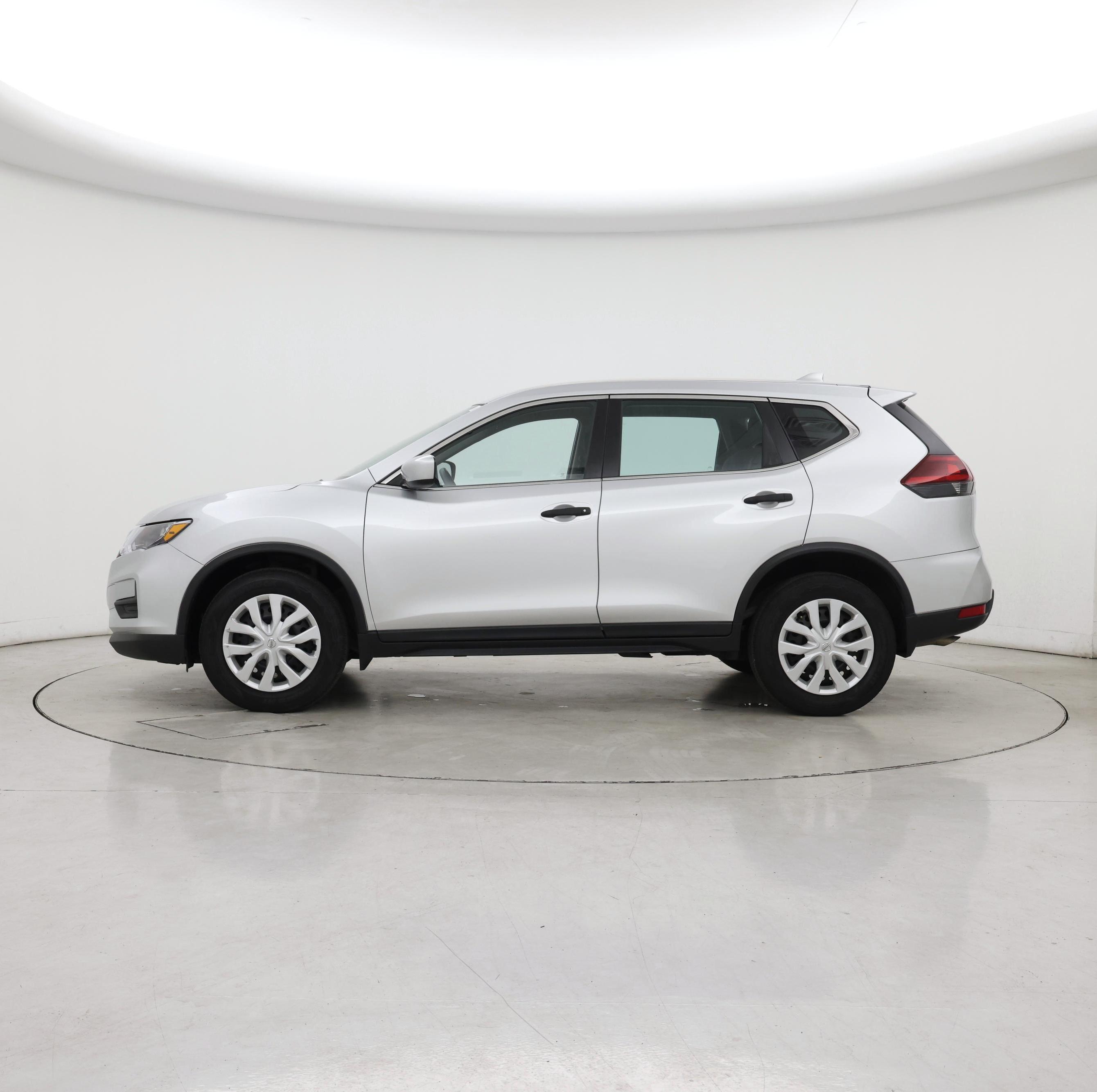 Thumbnail: 2018 Nissan Rogue - 3