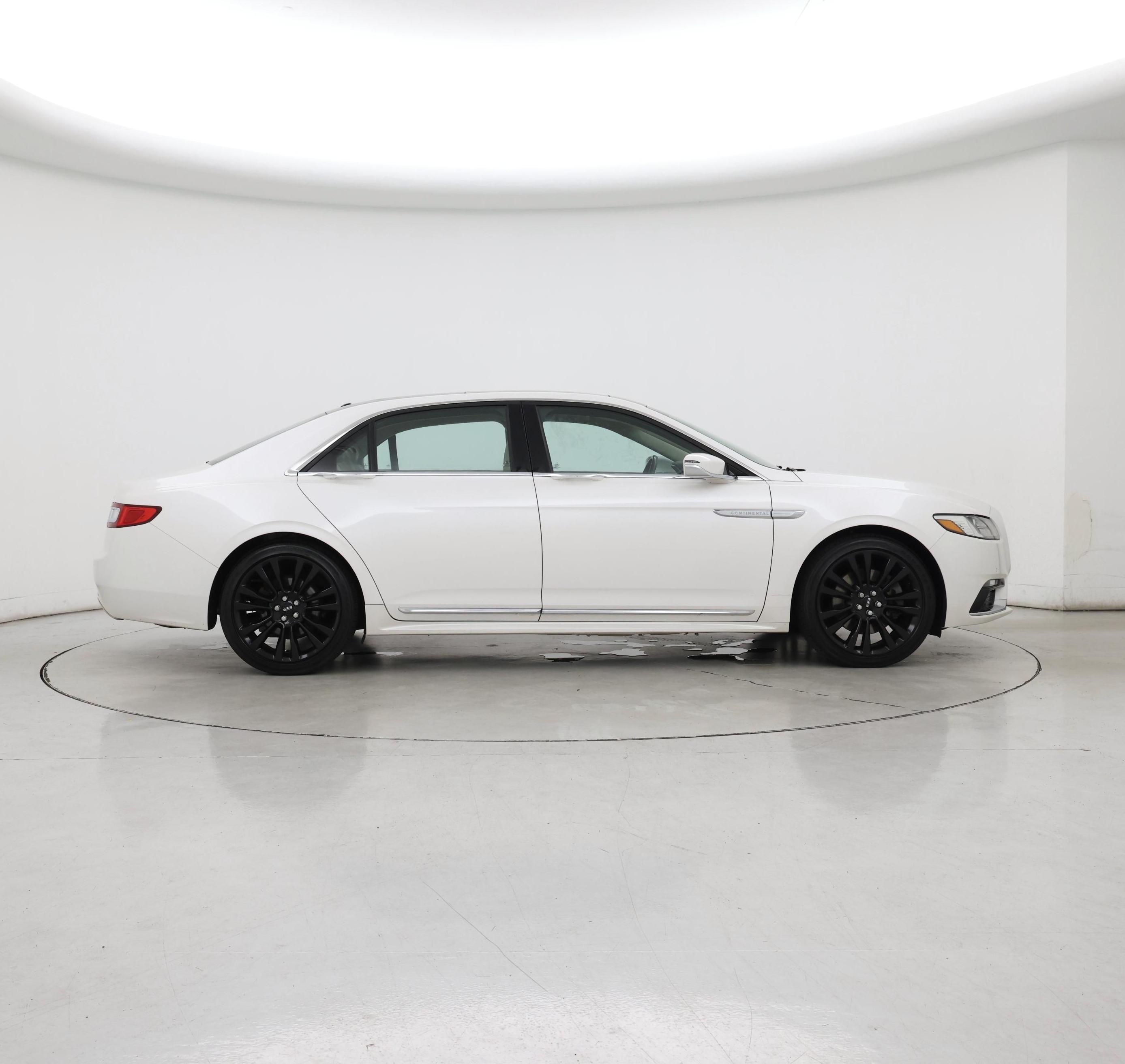 Thumbnail: 2017 Lincoln Continental - 7