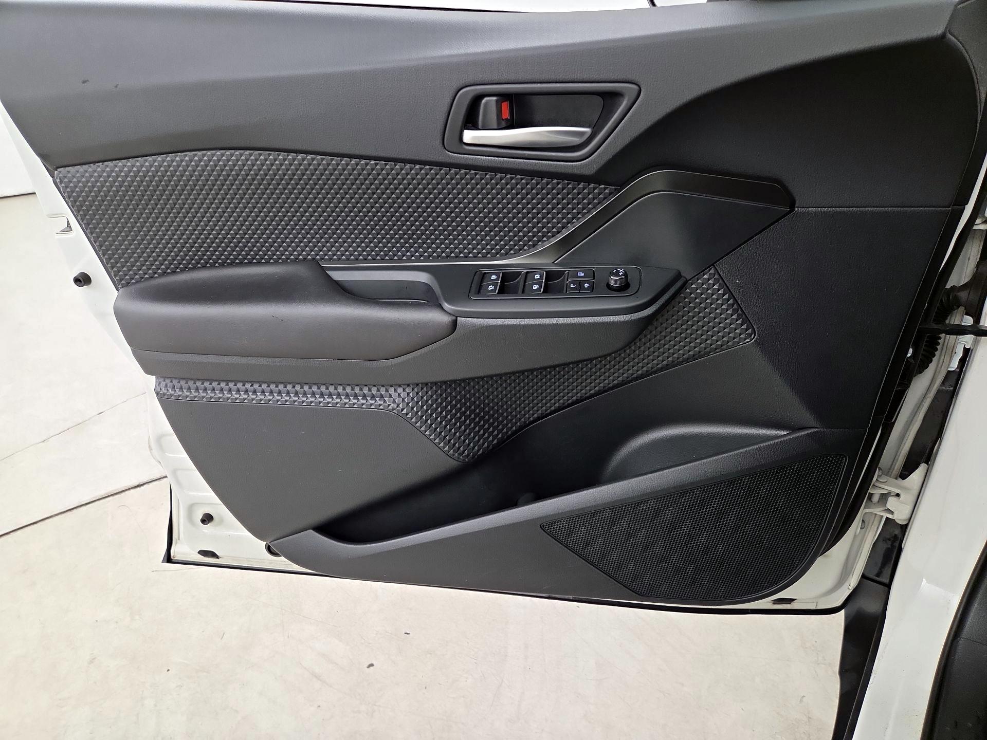Thumbnail: 2018 Toyota C-HR - 12