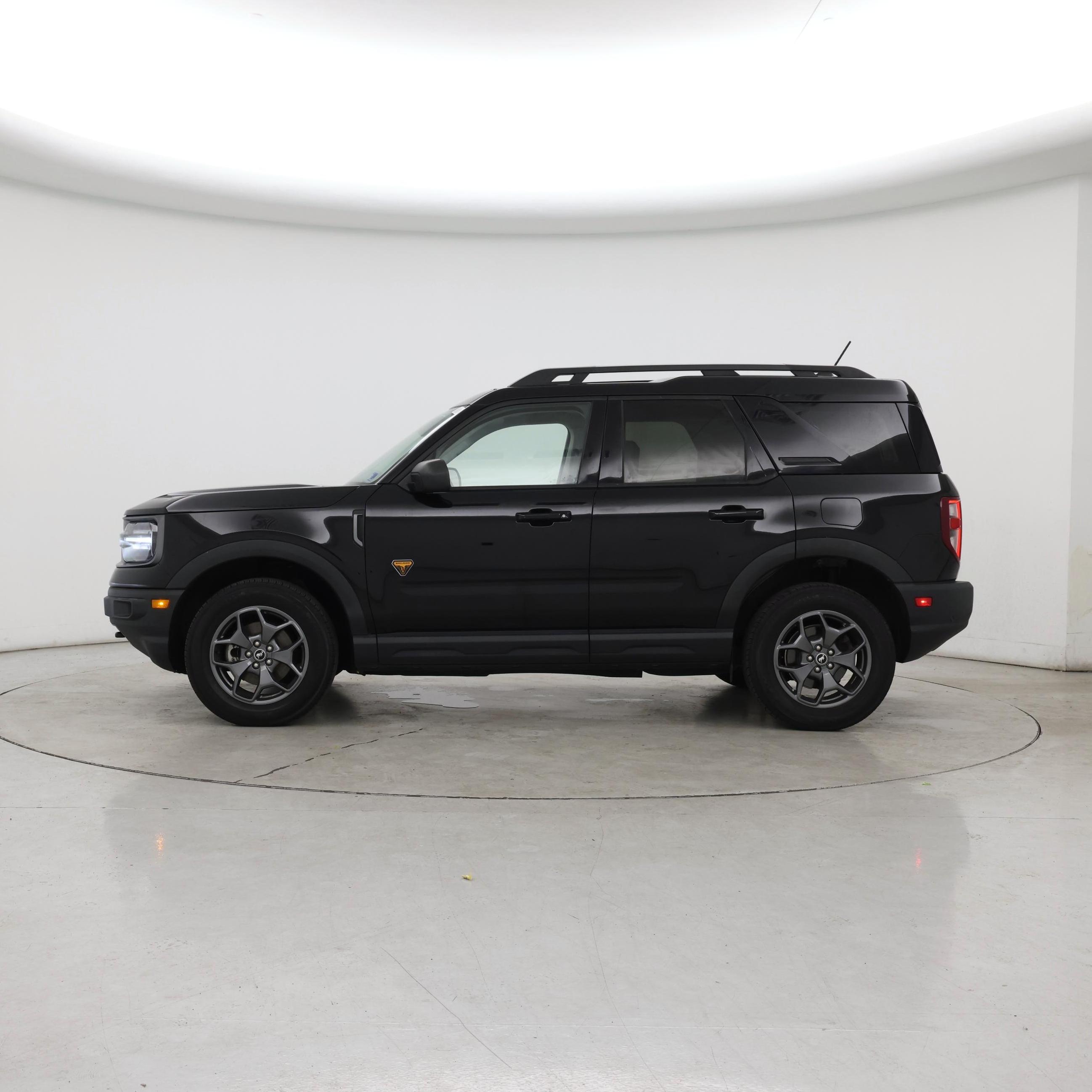 Thumbnail: 2021 Ford Bronco Sport - 3