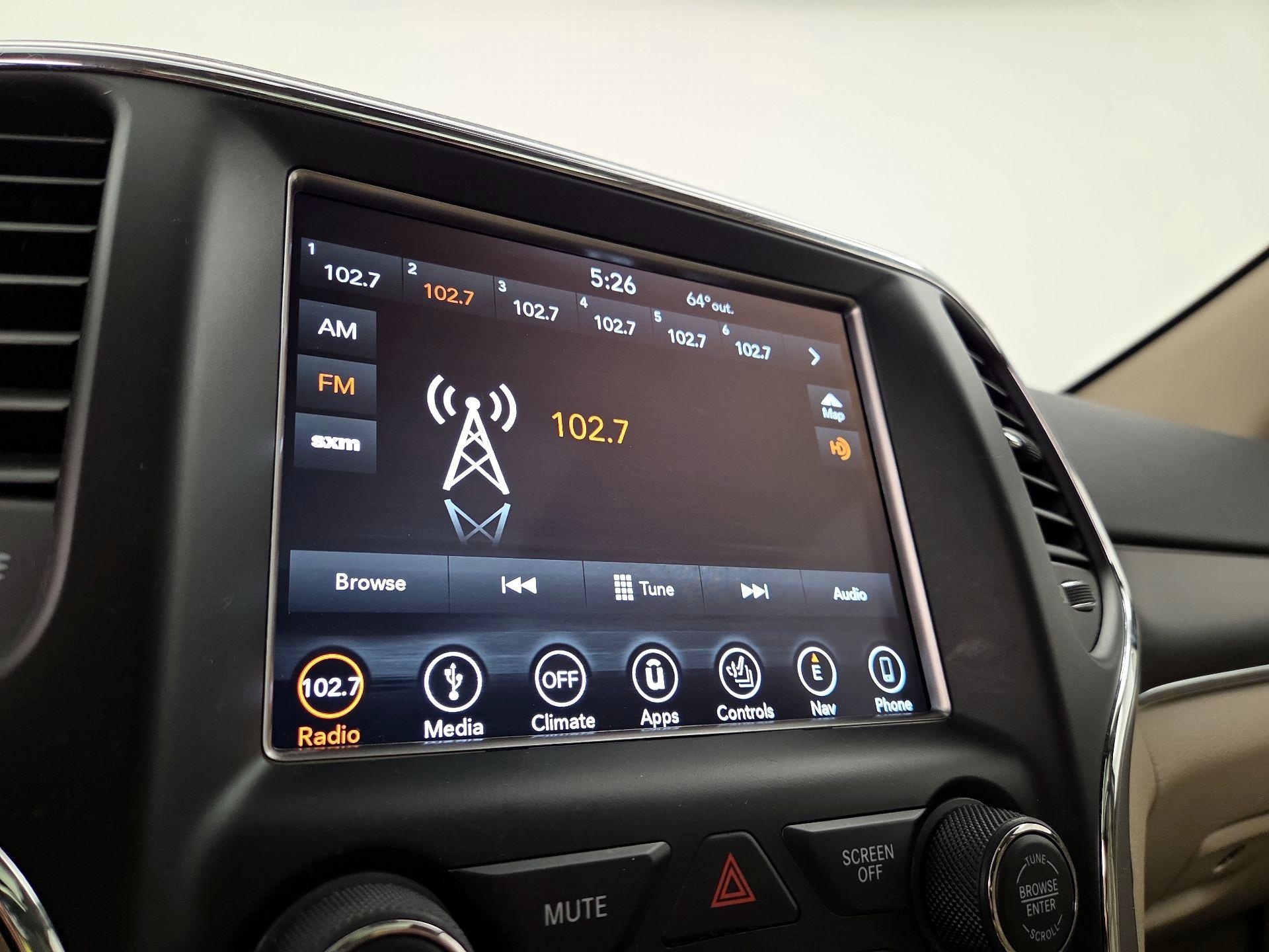 Thumbnail: 2018 Jeep Grand Cherokee - 16