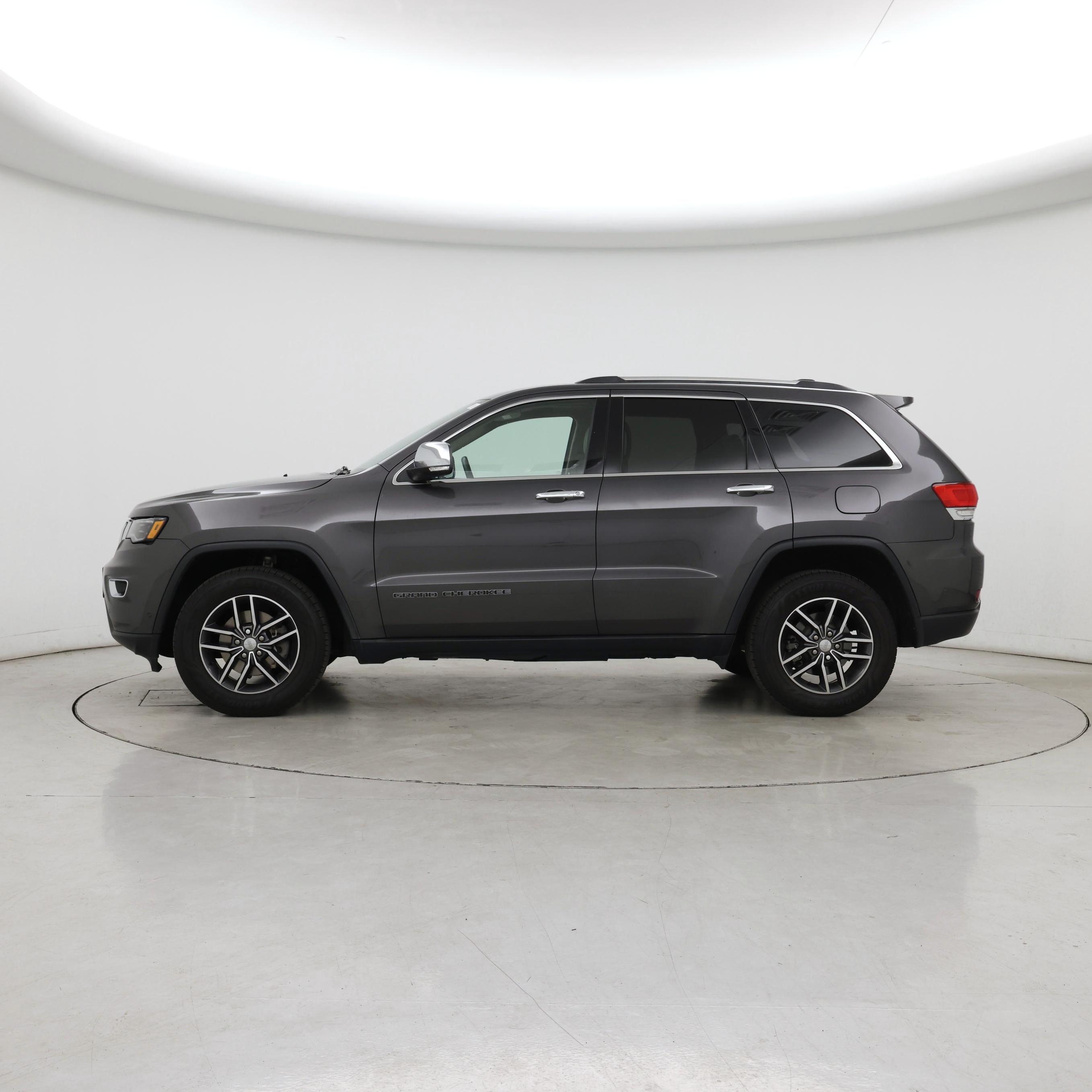 Thumbnail: 2018 Jeep Grand Cherokee - 3