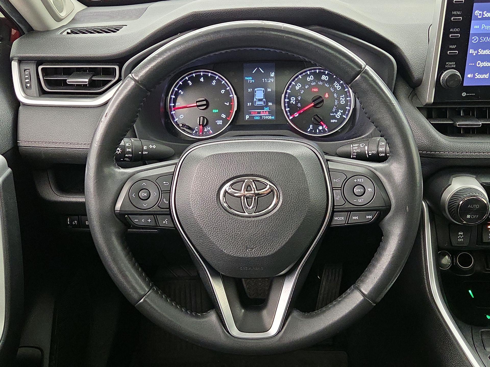 Thumbnail: 2022 Toyota RAV4 - 10