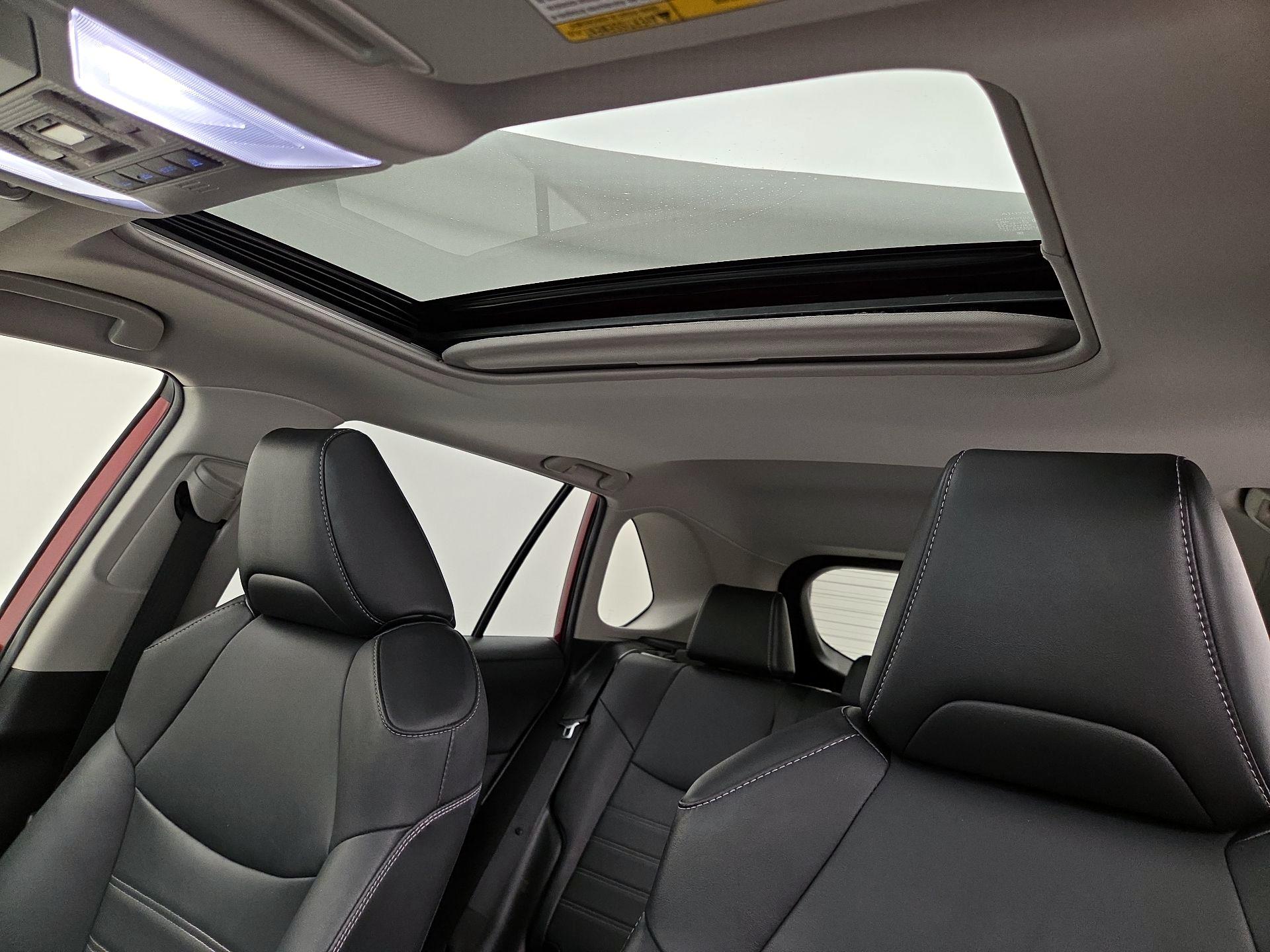 Thumbnail: 2022 Toyota RAV4 - 19