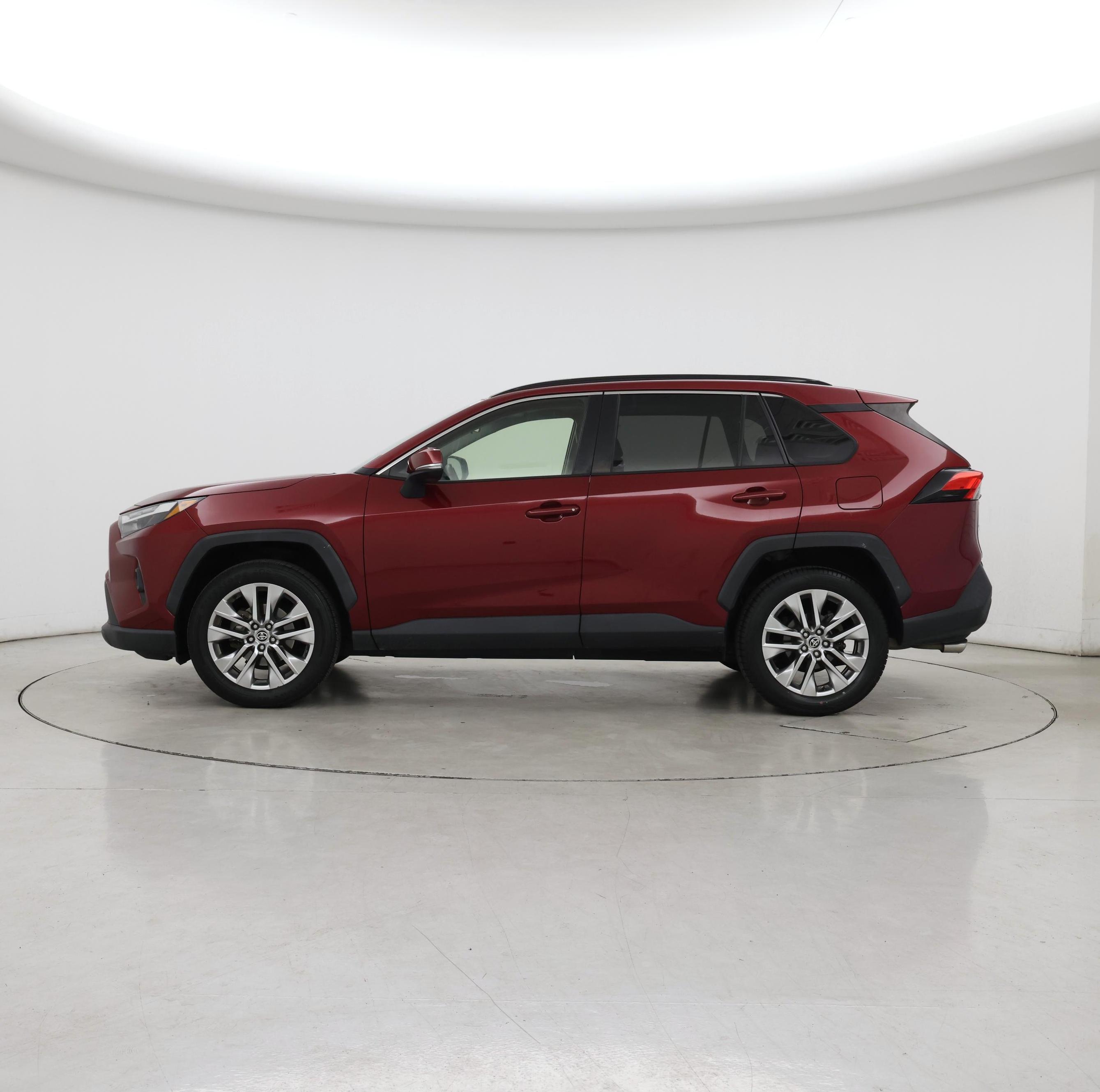 Thumbnail: 2022 Toyota RAV4 - 3