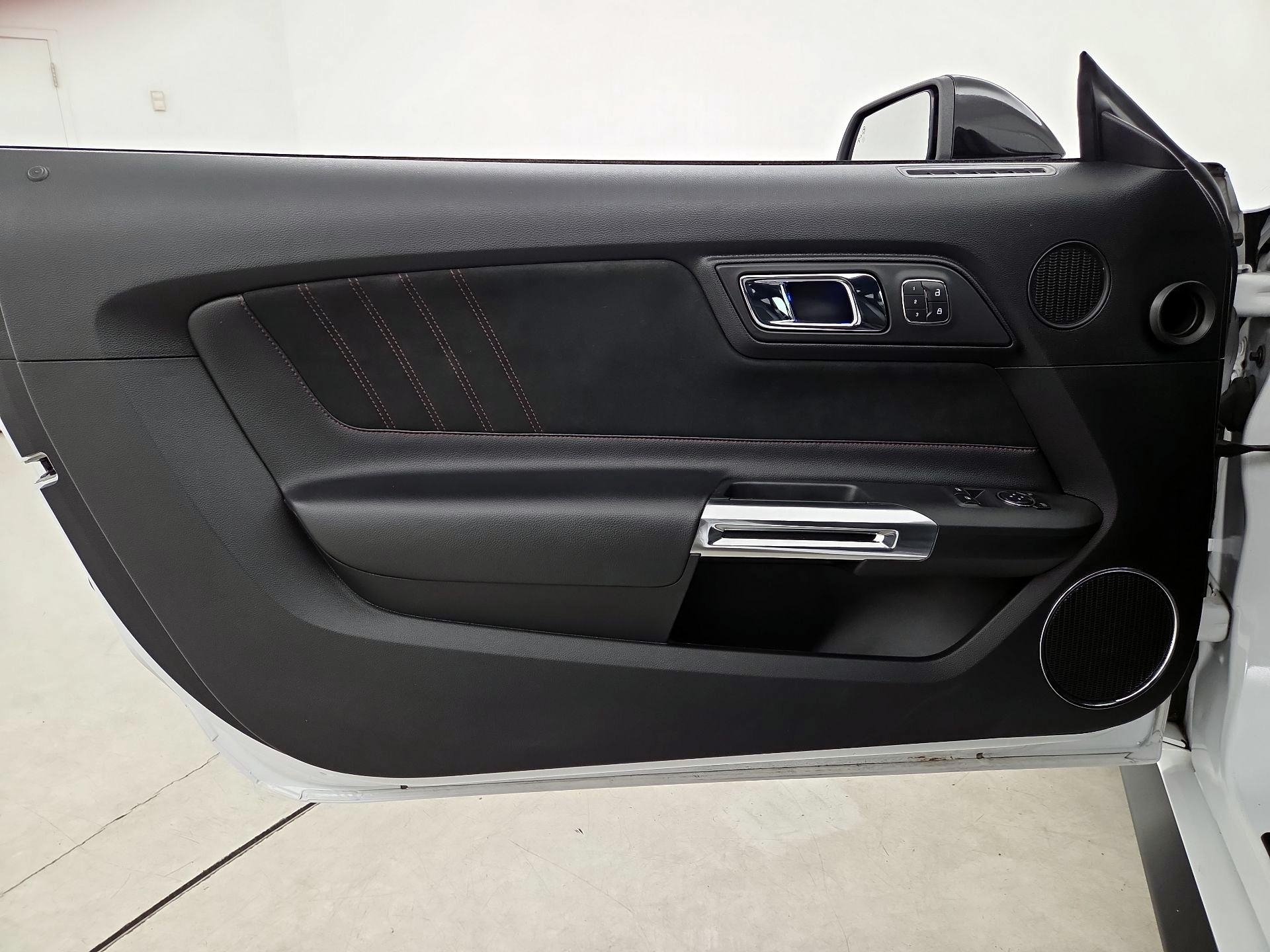 Thumbnail: 2017 Ford Mustang - 12