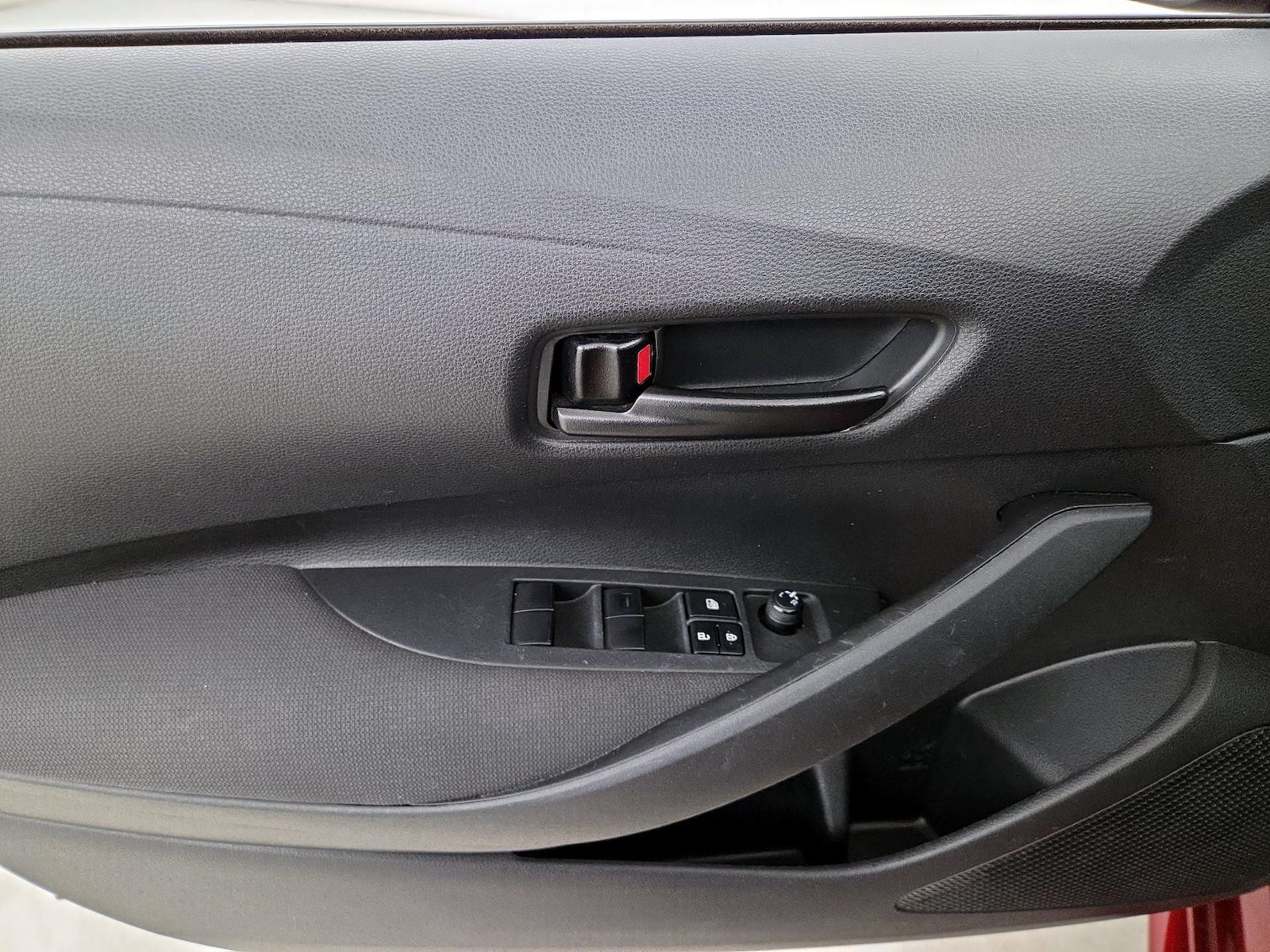 2023 Toyota Corolla LE - Photo 13