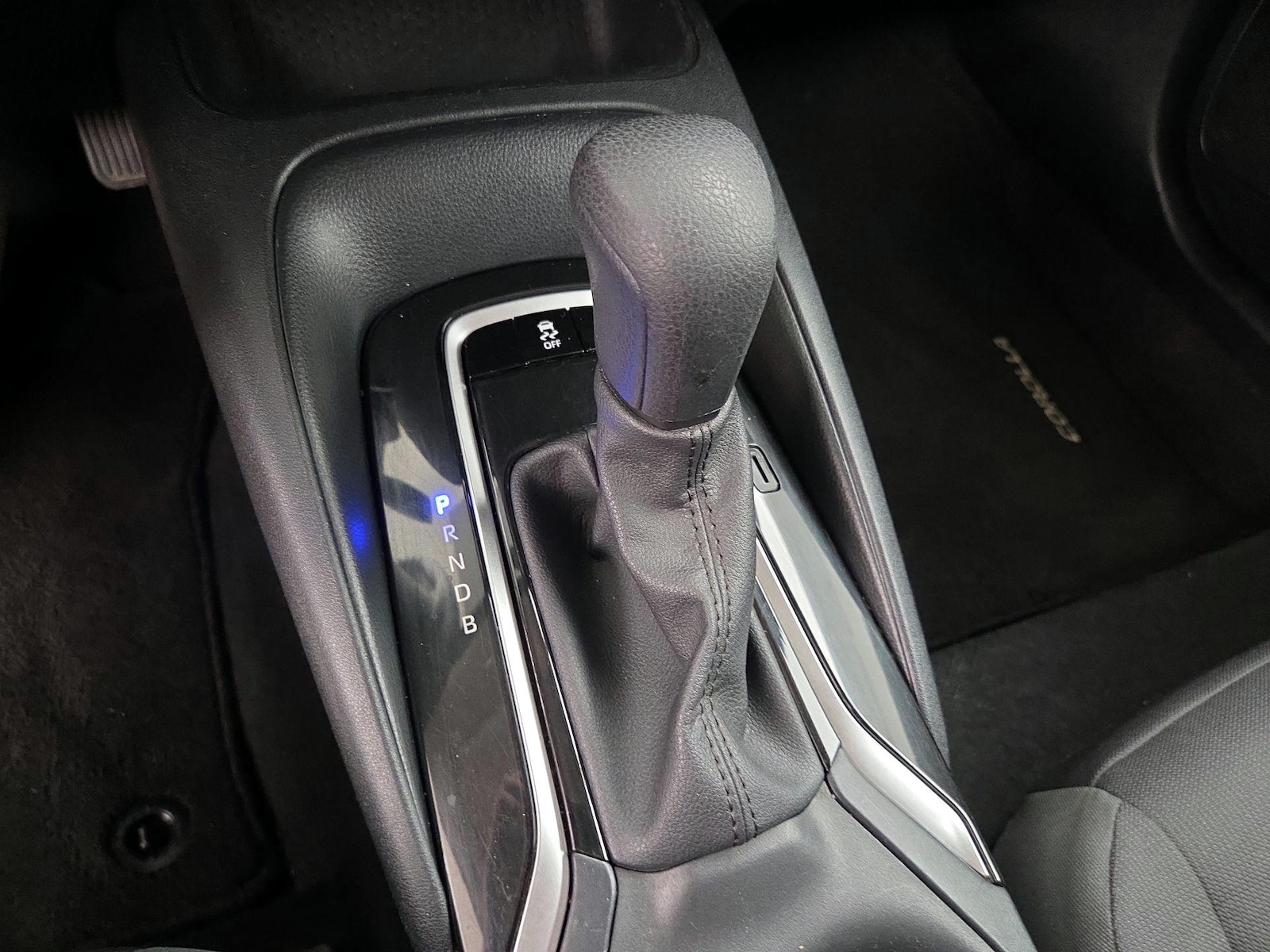 2023 Toyota Corolla LE - Photo 18