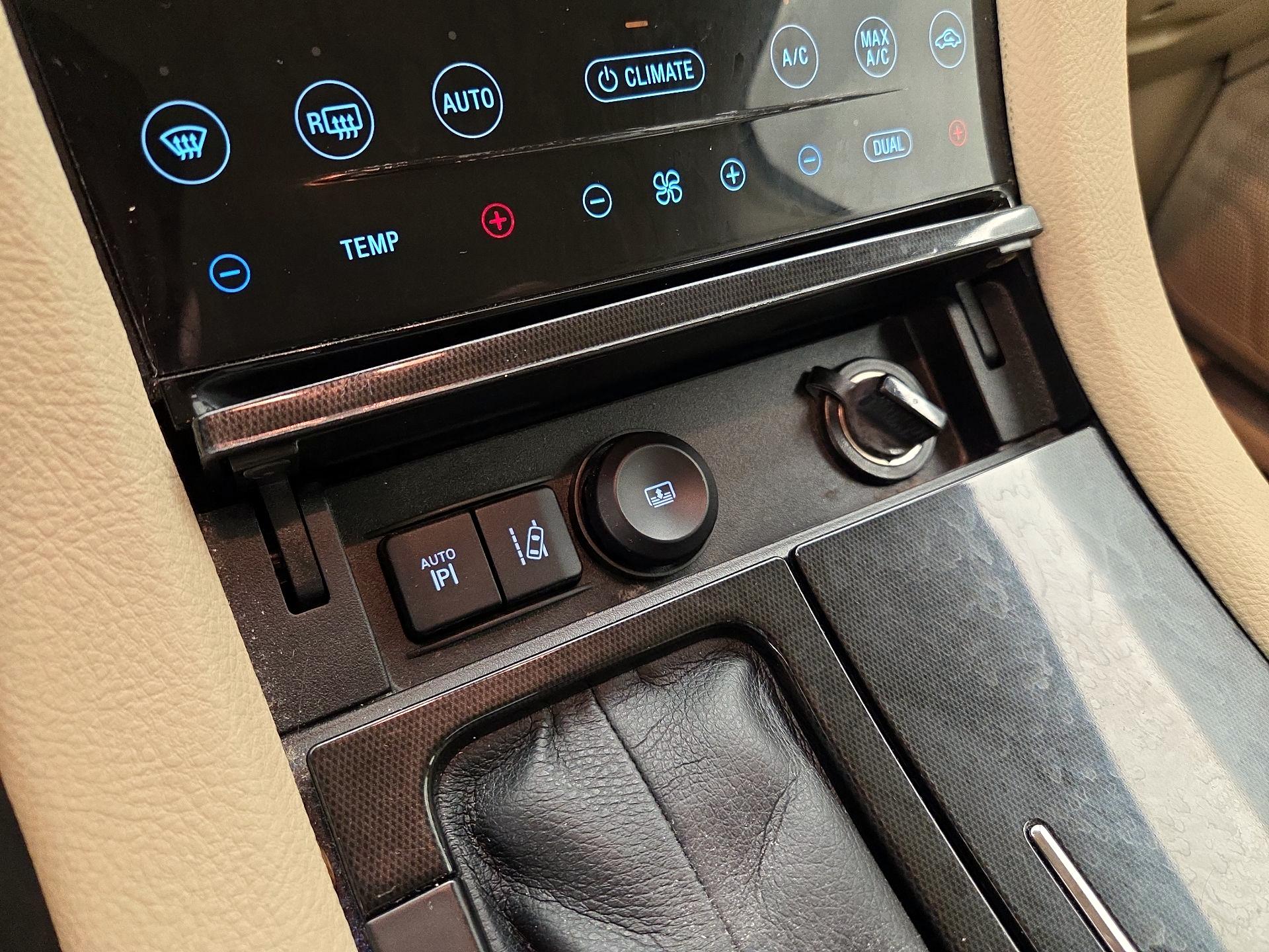 Thumbnail: 2015 Ford Taurus - 18