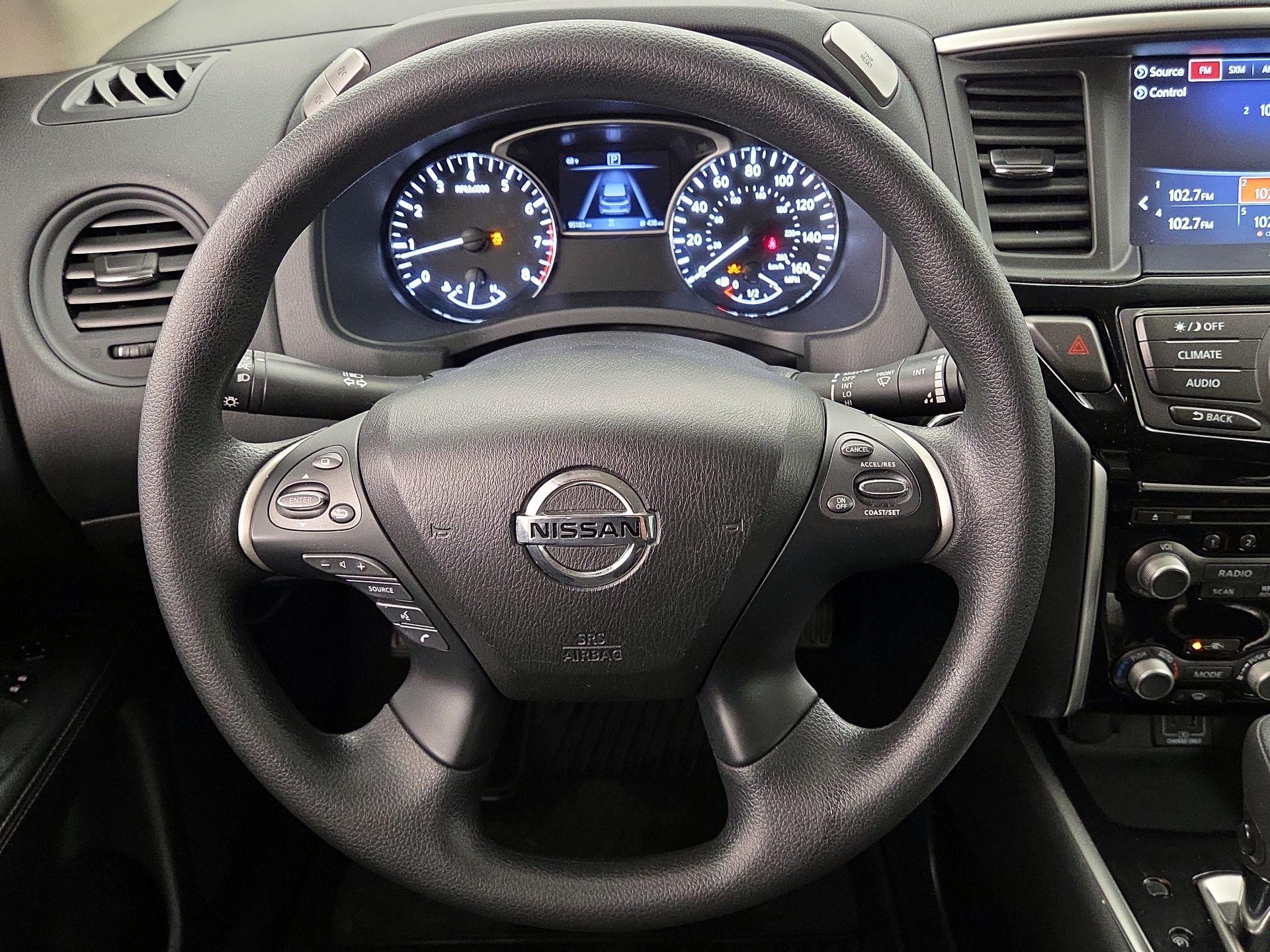 Thumbnail: 2020 Nissan Pathfinder - 10