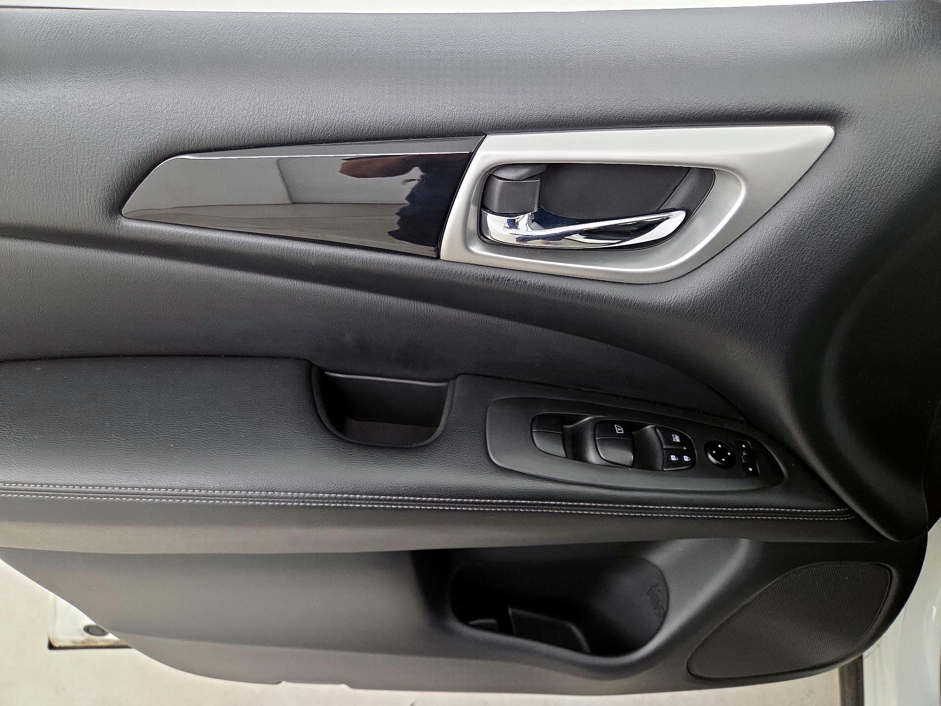 Thumbnail: 2020 Nissan Pathfinder - 12
