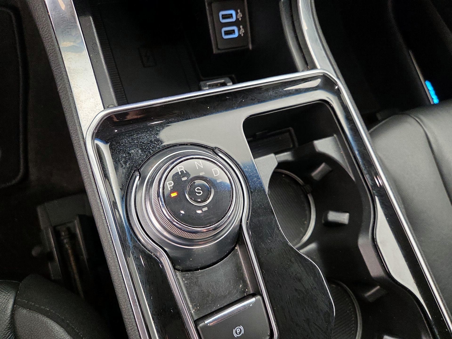 Thumbnail: 2020 Ford Edge - 18