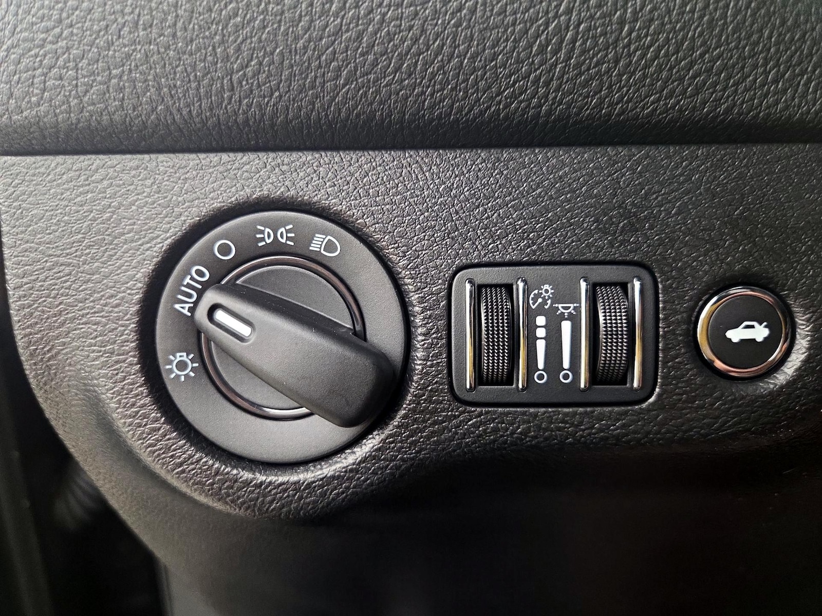 2023 Dodge Challenger R/T - Photo 14