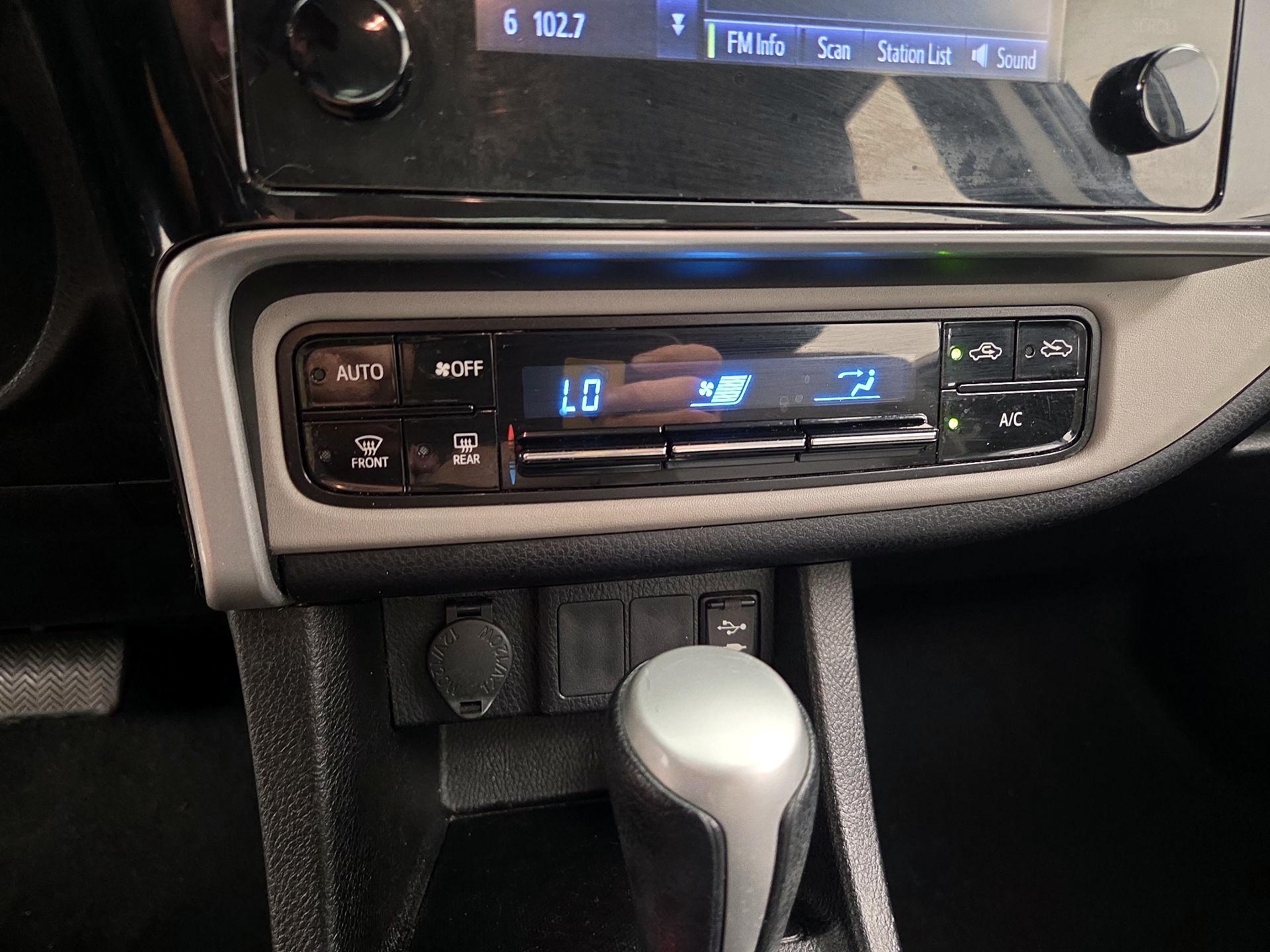 Thumbnail: 2019 Toyota Corolla - 16