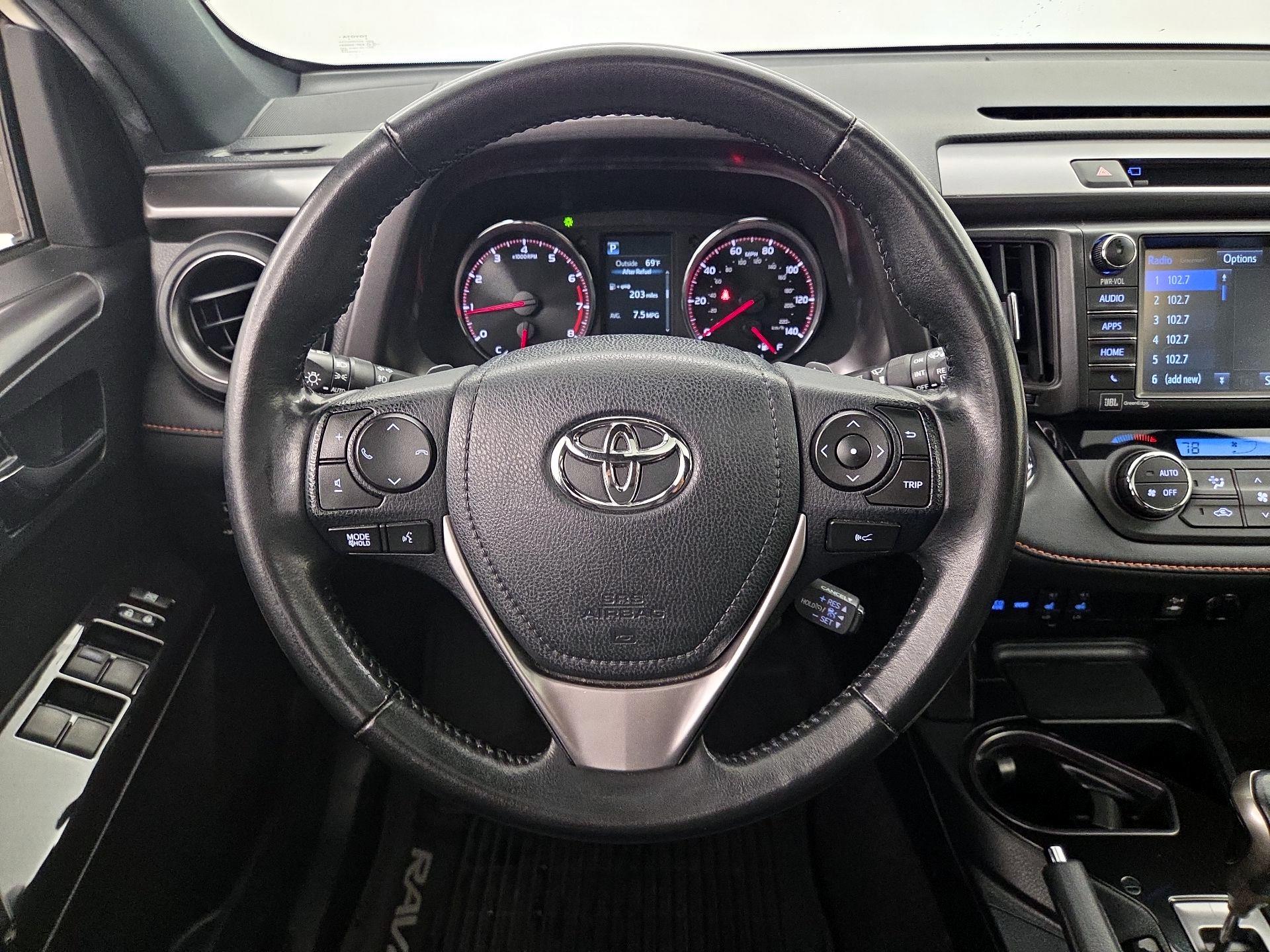 Thumbnail: 2017 Toyota RAV4 - 10