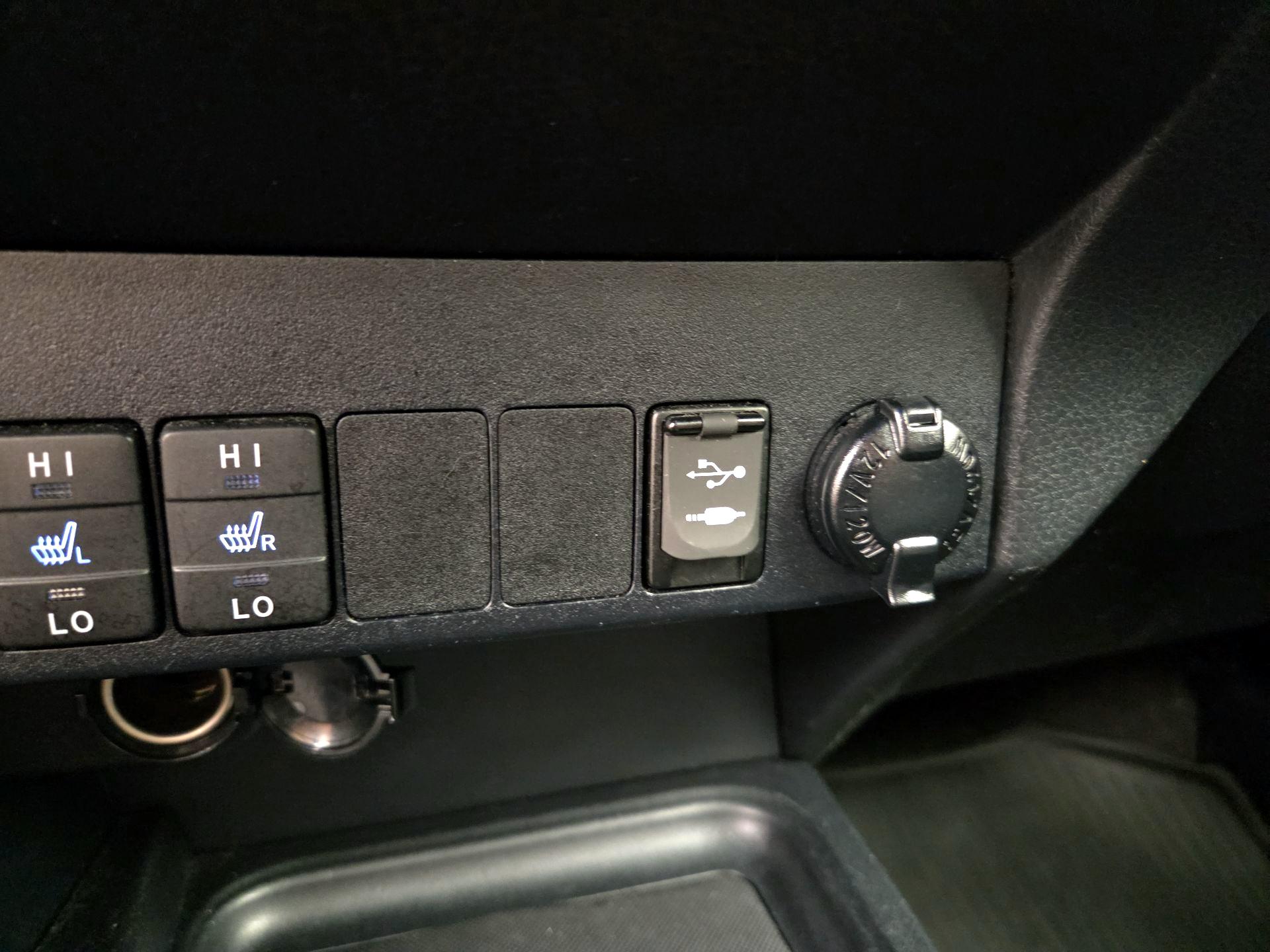 Thumbnail: 2017 Toyota RAV4 - 18