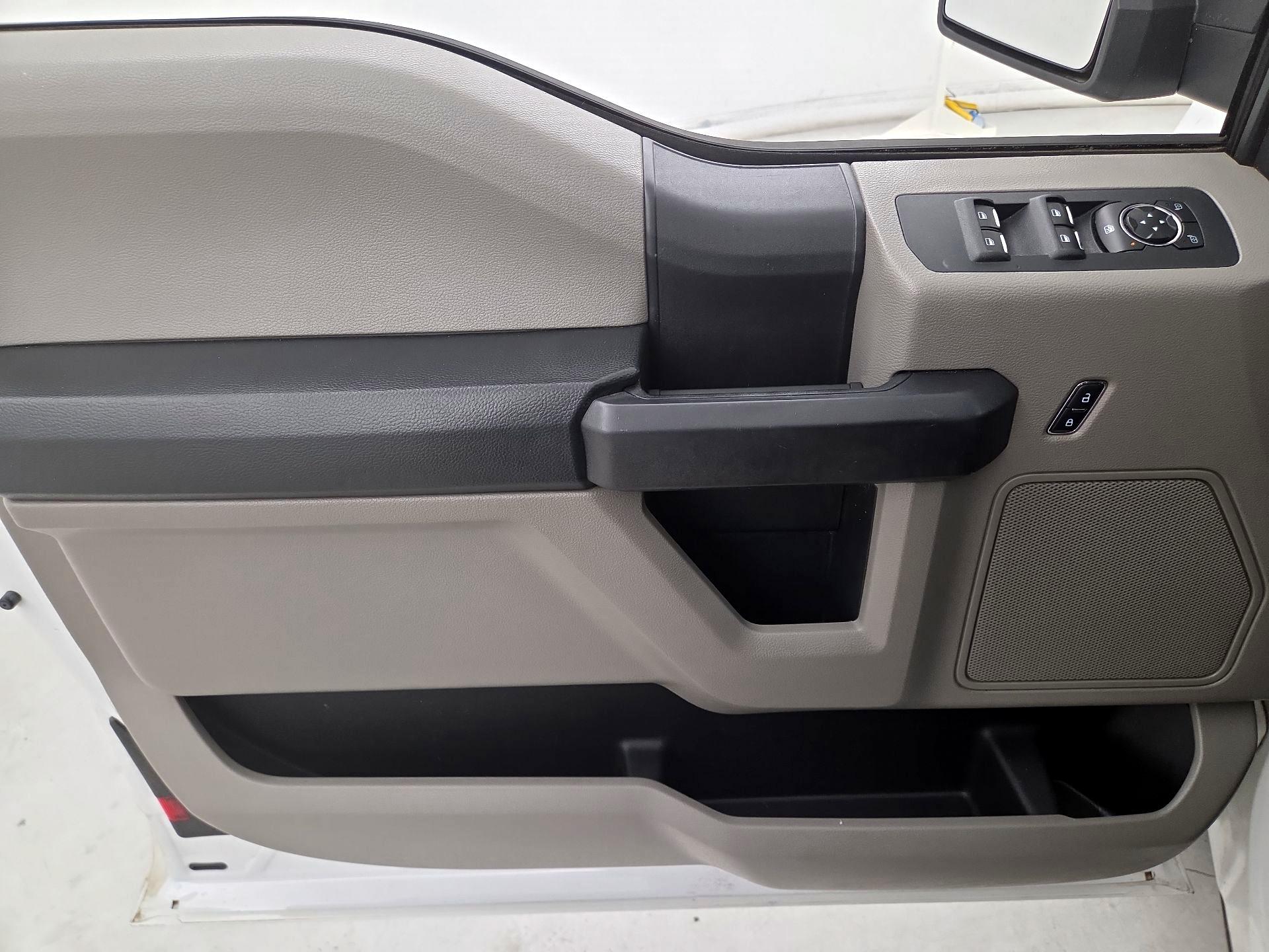 Thumbnail: 2016 Ford F-150 - 10
