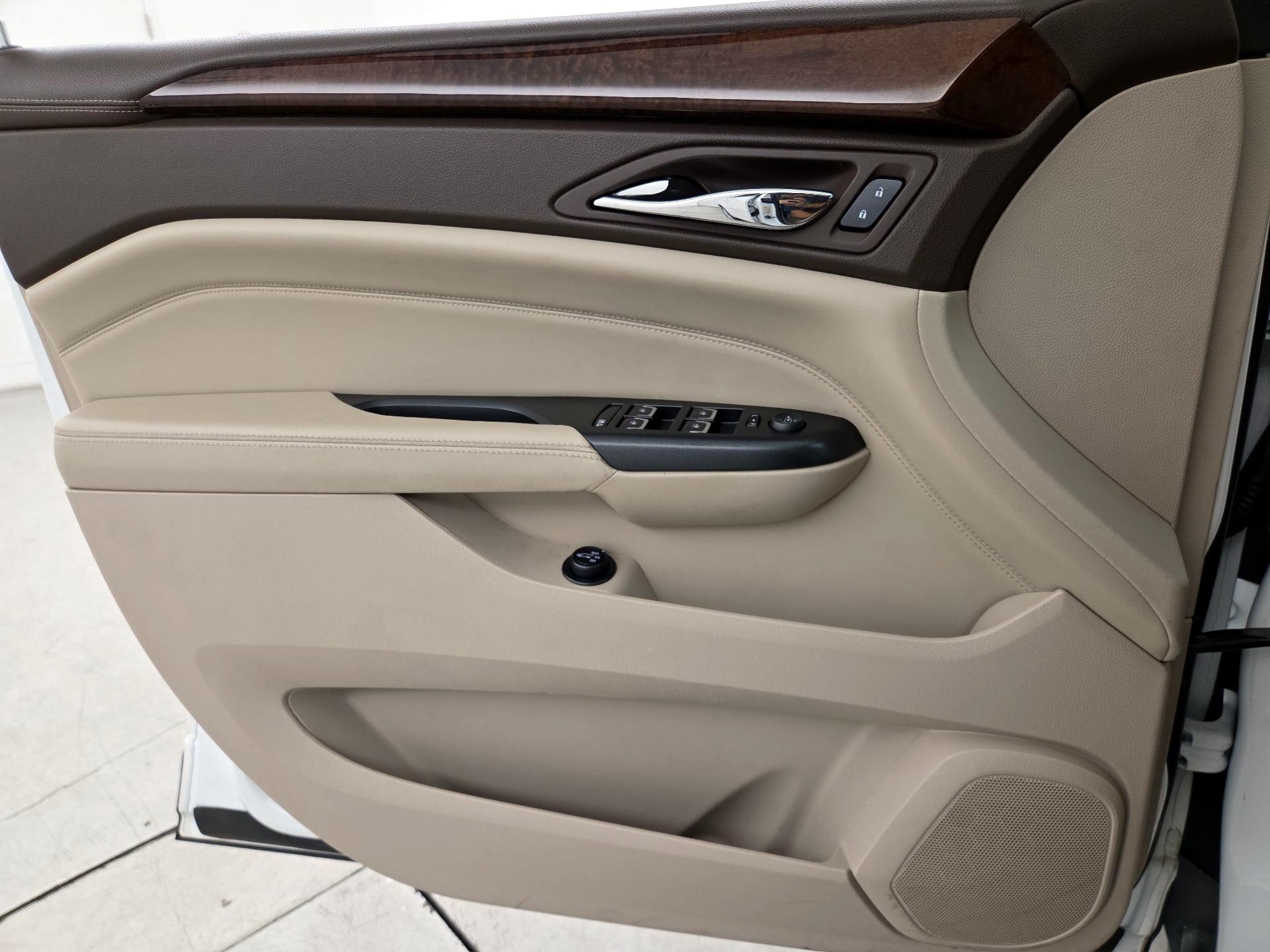 Thumbnail: 2015 Cadillac SRX - 12