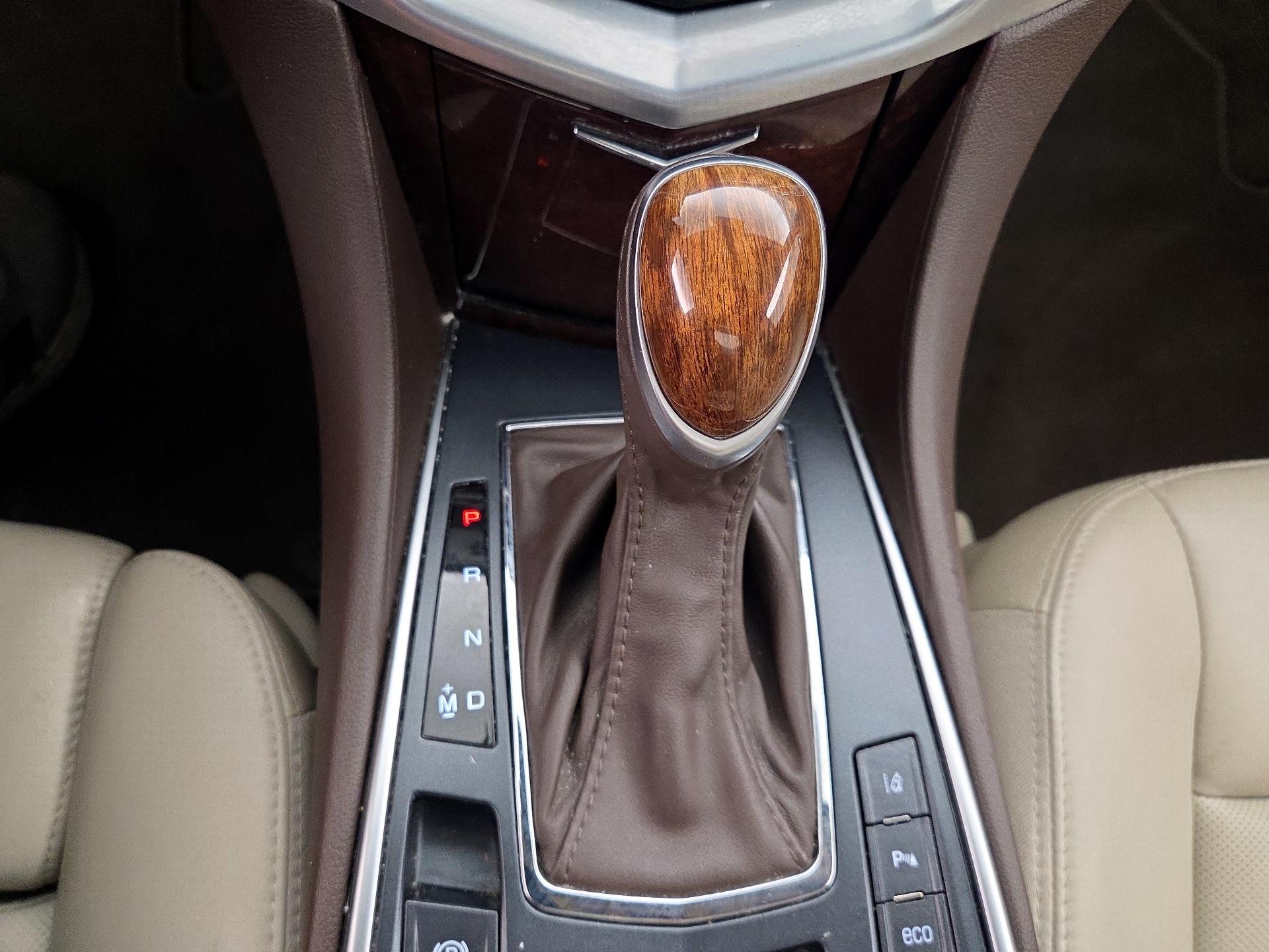 Thumbnail: 2015 Cadillac SRX - 18