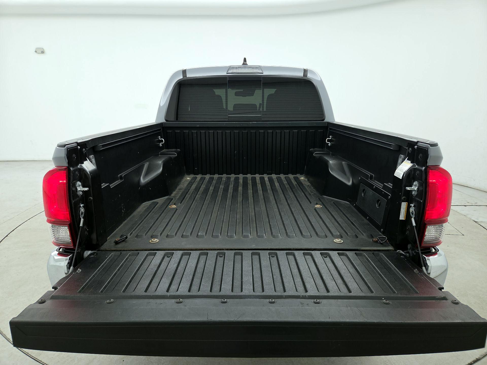 Thumbnail: 2021 Toyota Tacoma - 20